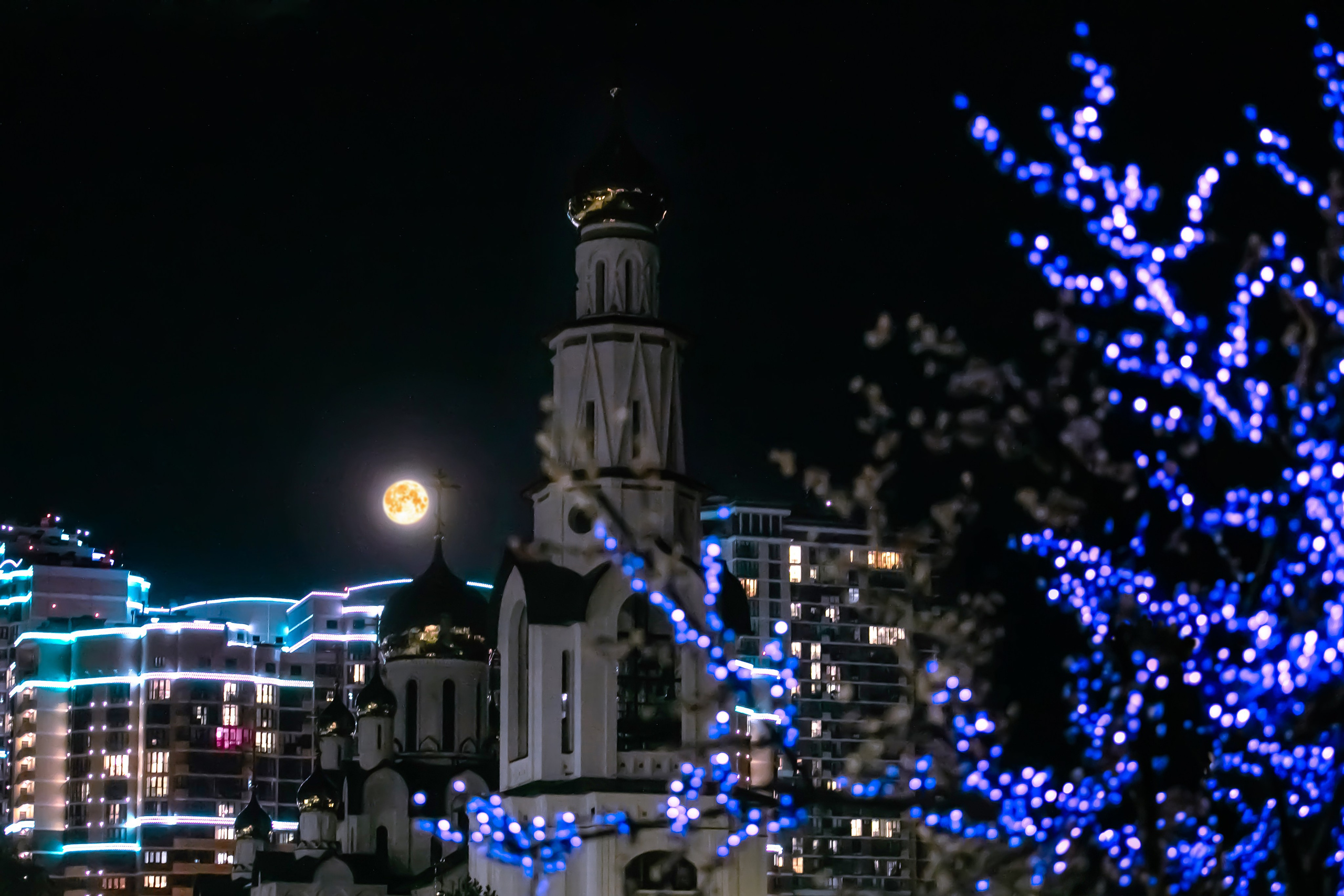 Город в ночи. Фотограф Елена Вишневская (Ушакова) Нефтеюганск, Сургут, Тюмень