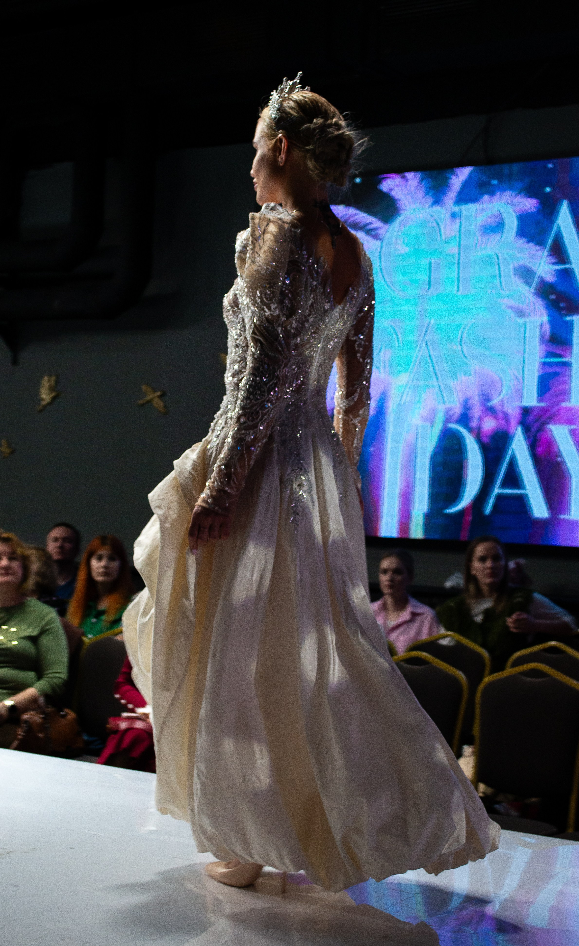 Grand Fashion Day Показ. Victoria Radjevna Репортажный Фотограф — Видеограф Москва • Санкт-Петербург