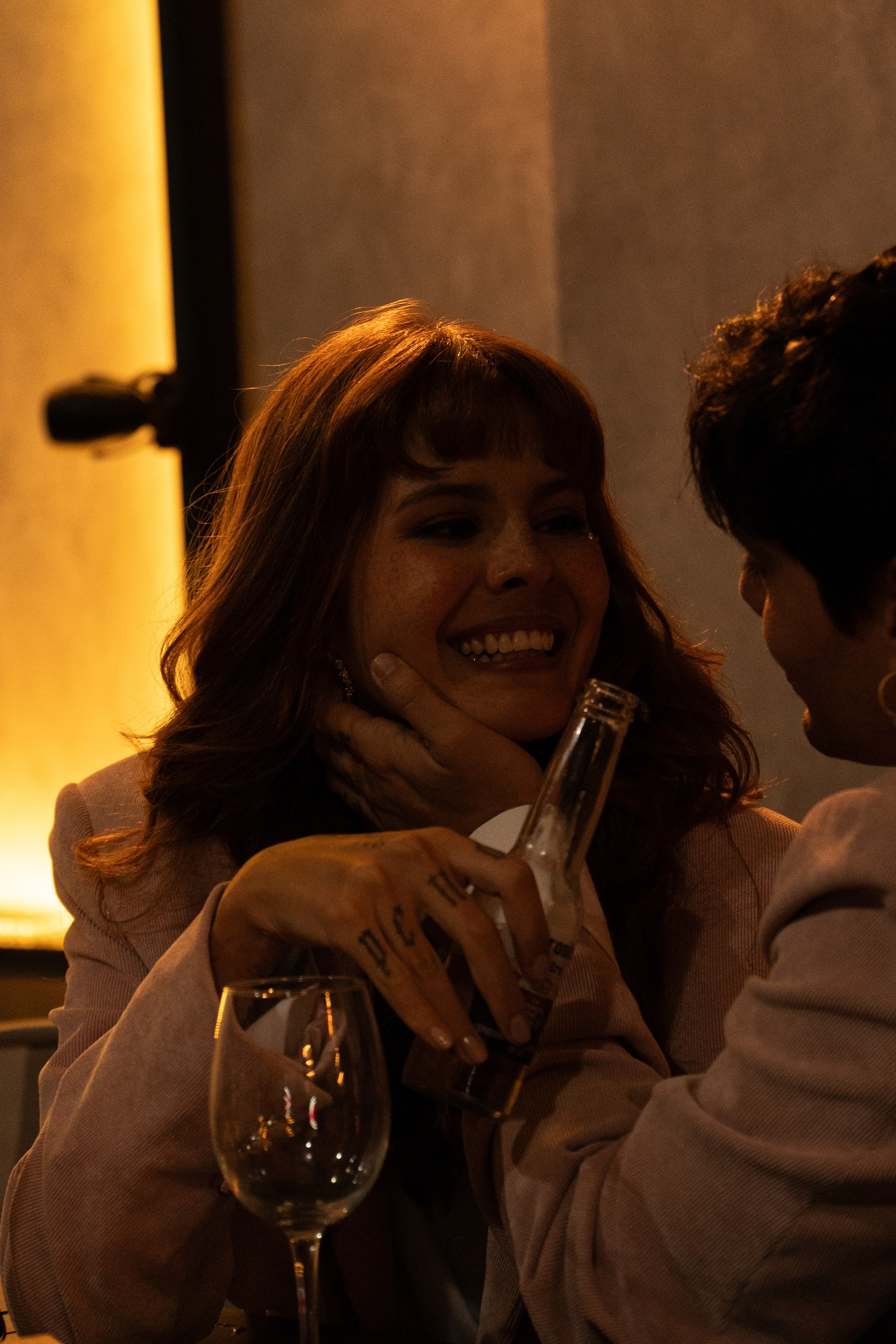 «The kitchen». Wedding Photographer in Barcelona and Medellin