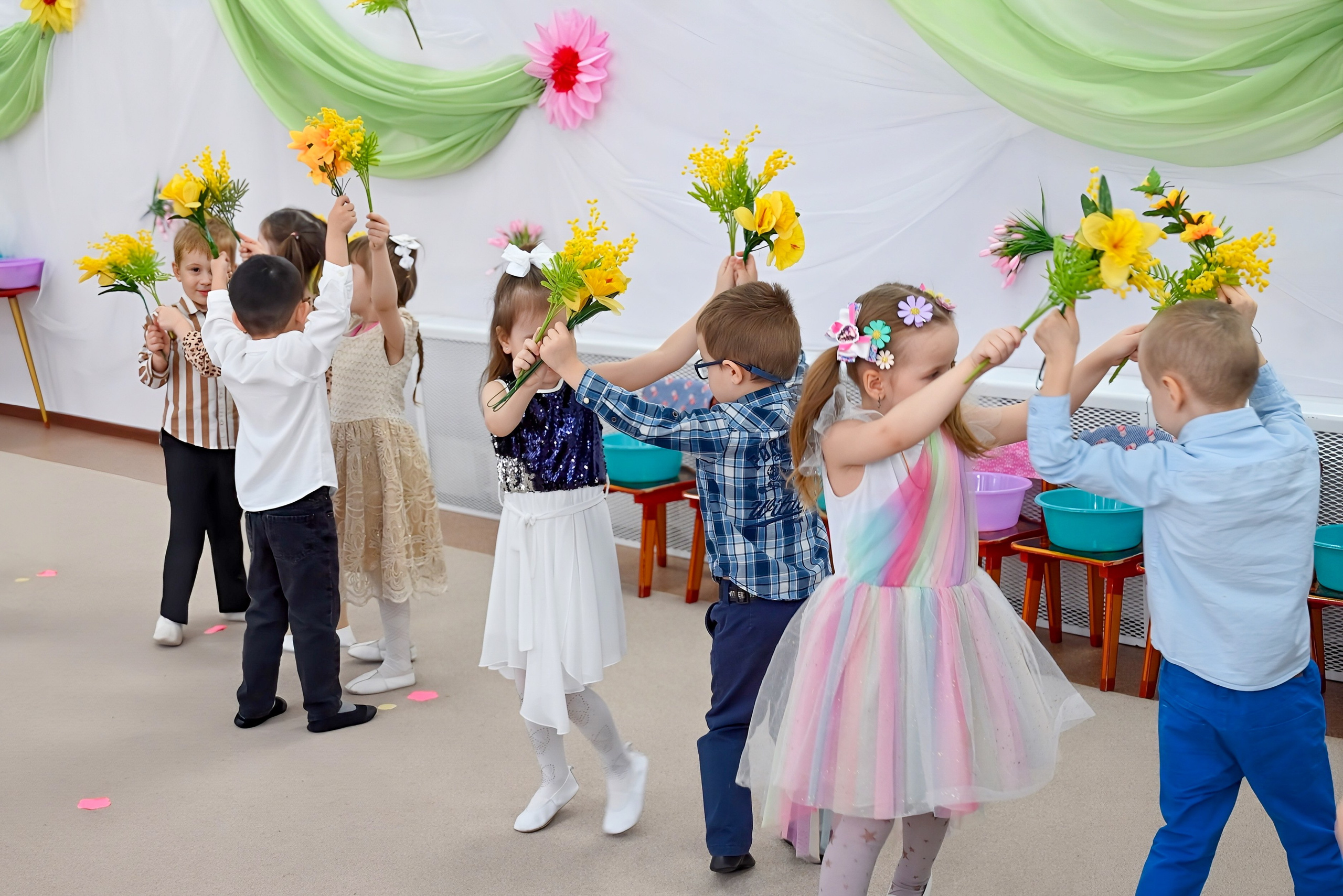 Праздник в группе «Дружная семейка». Семейный и детский фотограф Москва