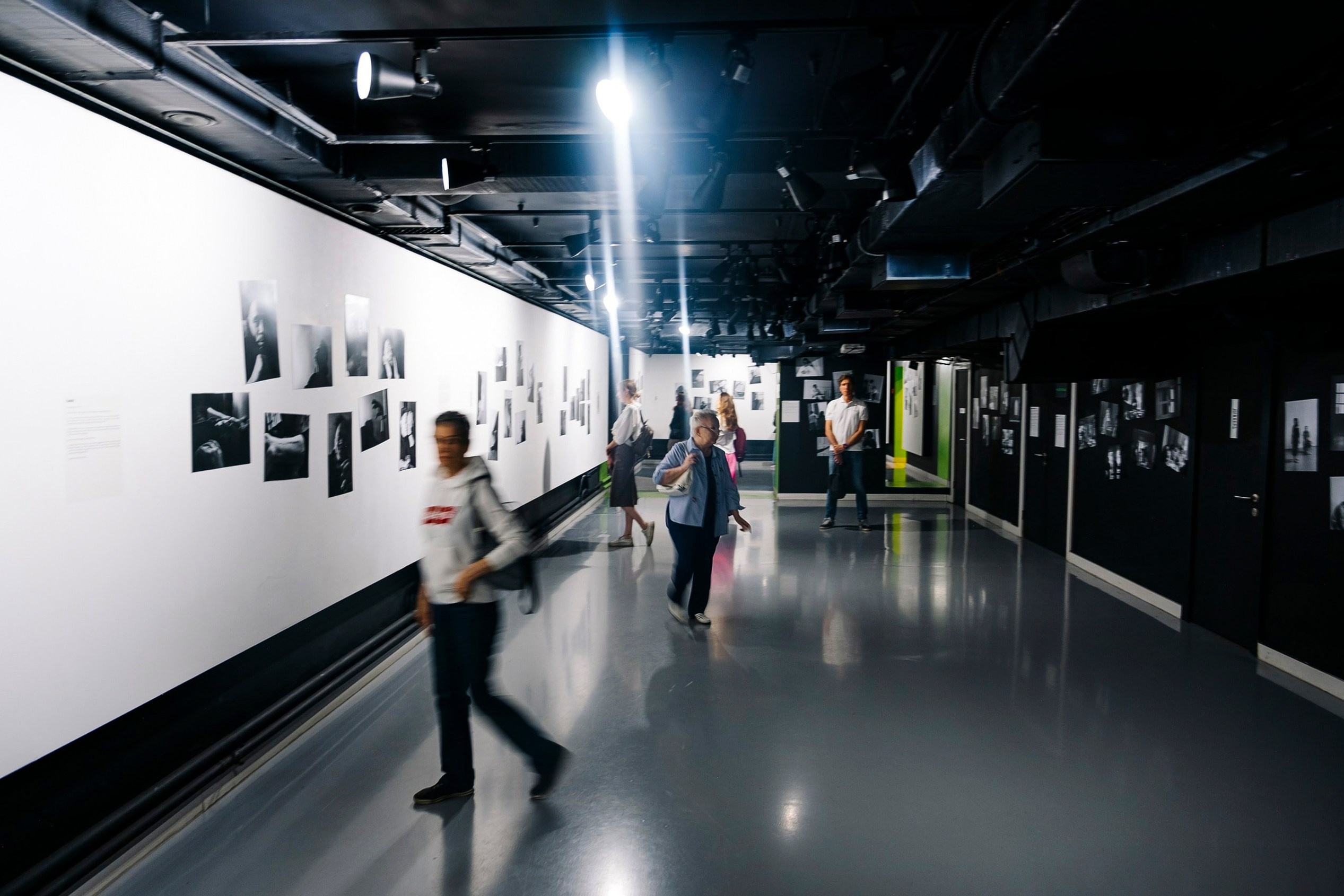 Выставка «Внутри Вардугиной» 2023. #фотокаквкино | Фотографирую людей