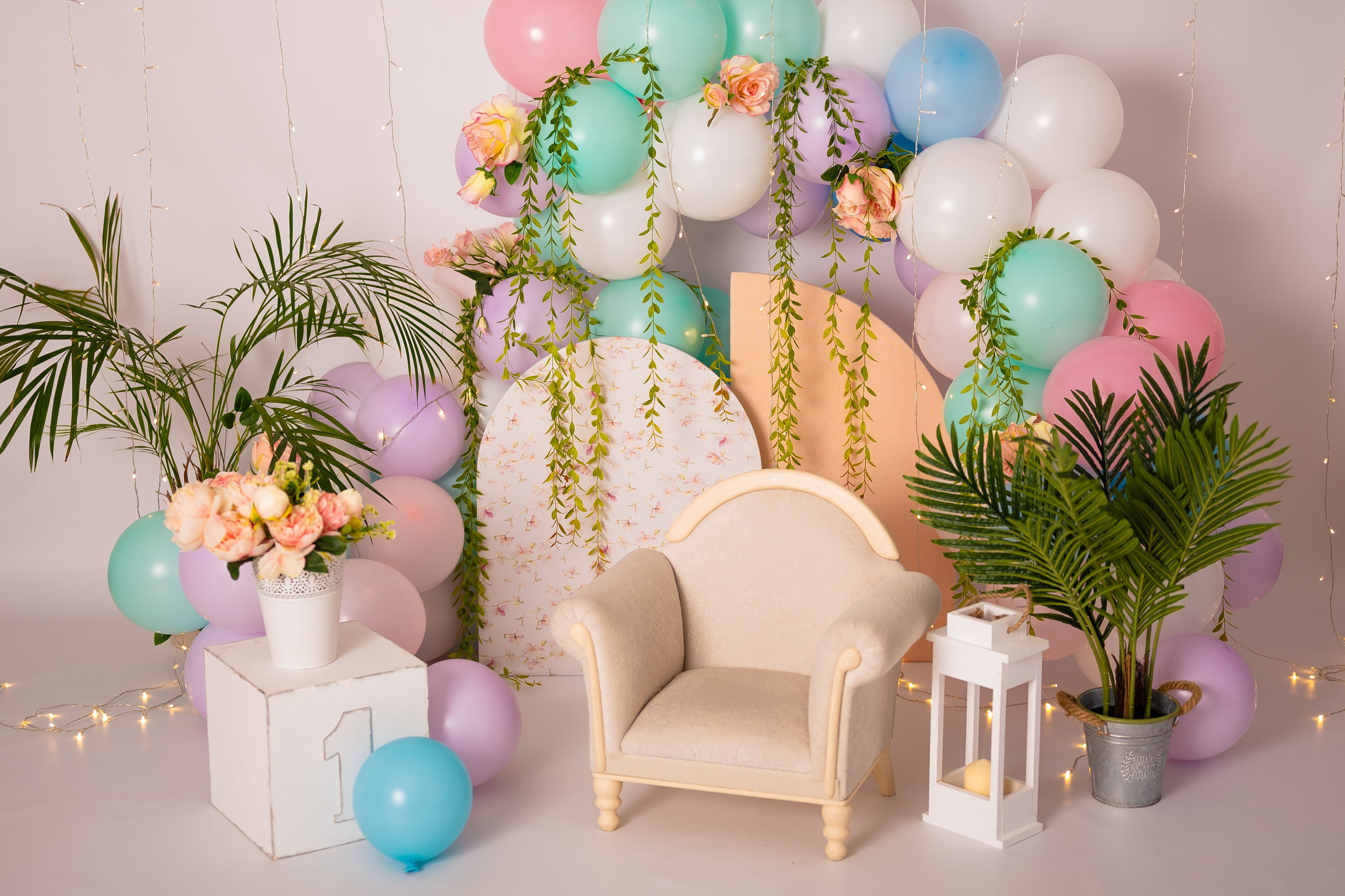 Декоры на Первые годики. Детский и семейный фотограф в Красноярске. Фотосессии новорожденных малышей до 1 месяца