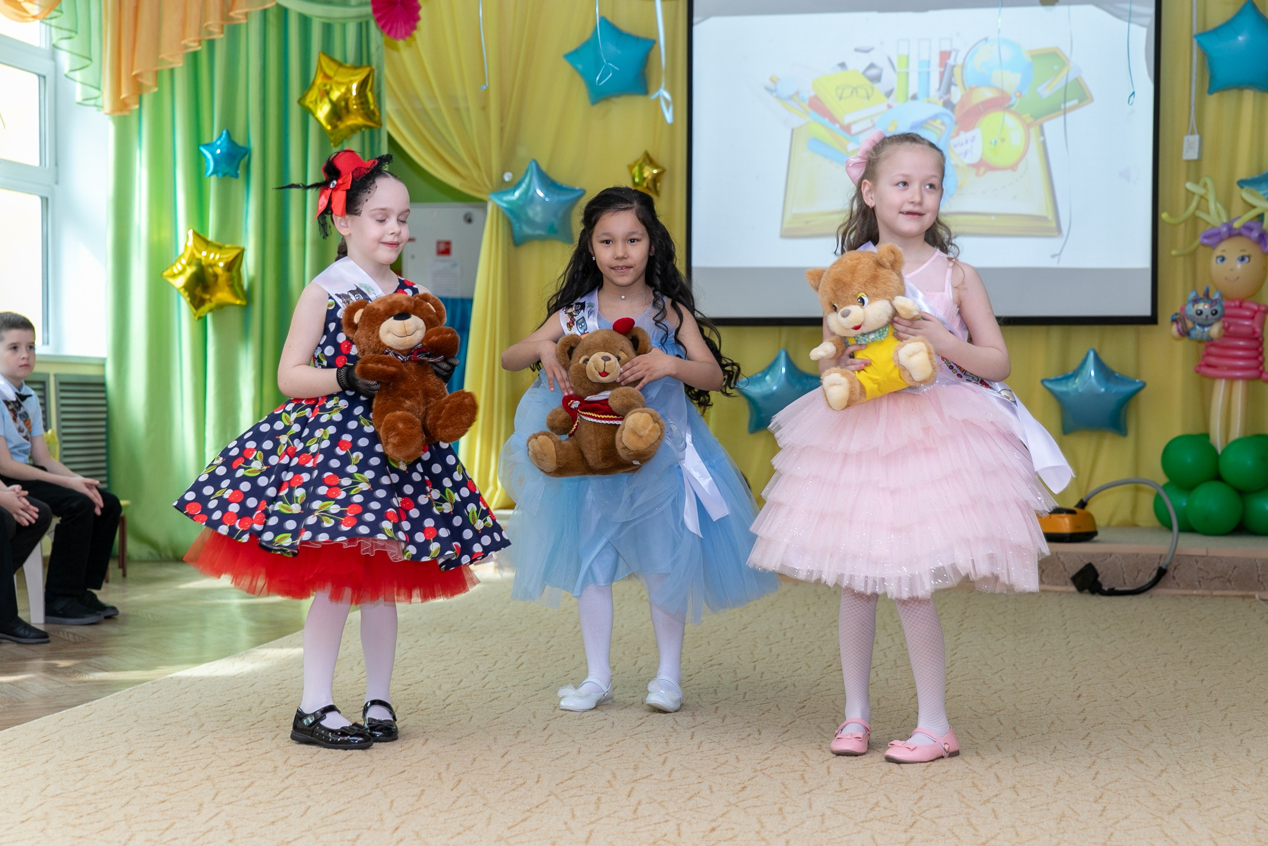 Выпускной Звездочка  2025. Школьный и детский фотограф в Южно-Сахалинске Анастасия Лескова