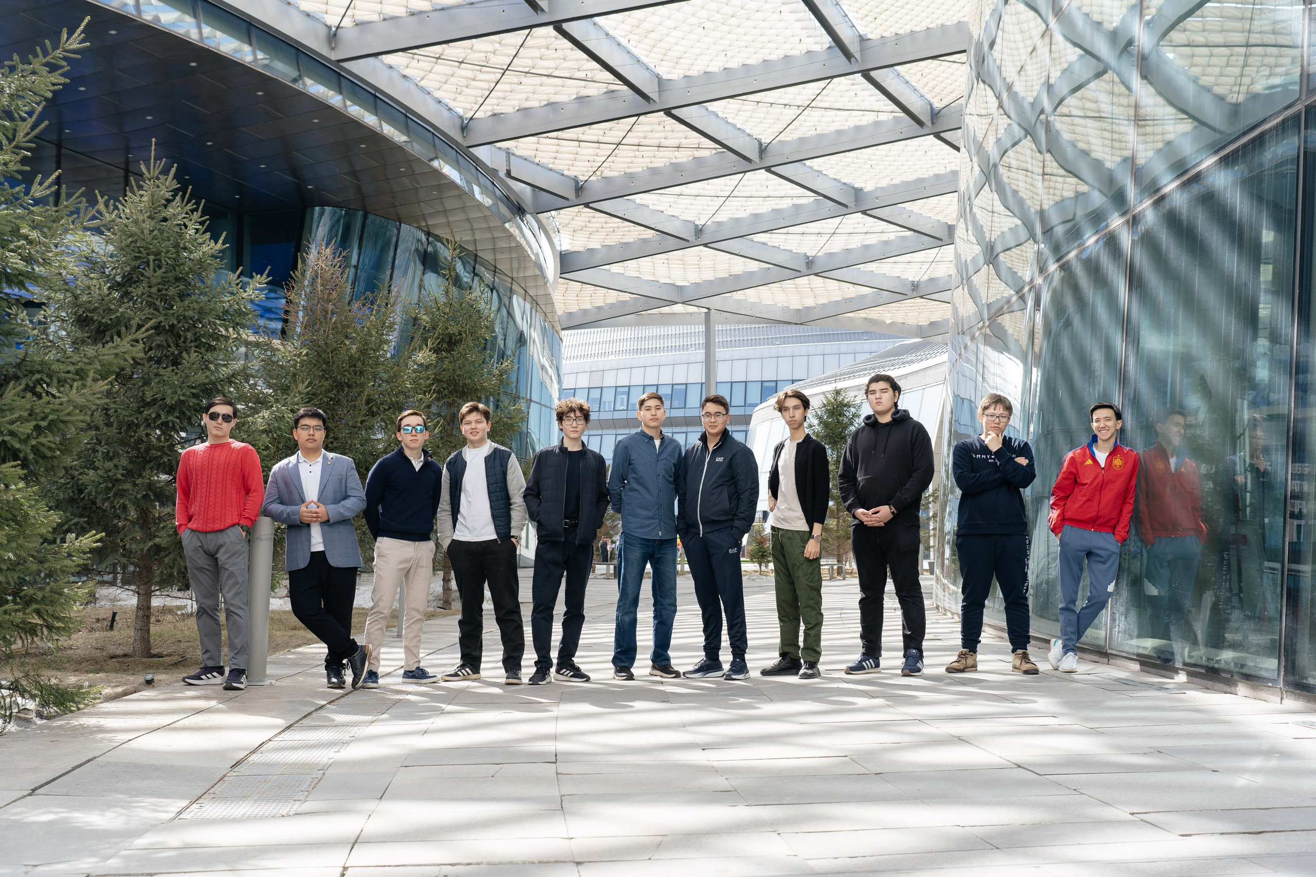 Мальчики общие фото. Выпускные альбомы в Нур-Султане (Астана) и по всему Казахстану