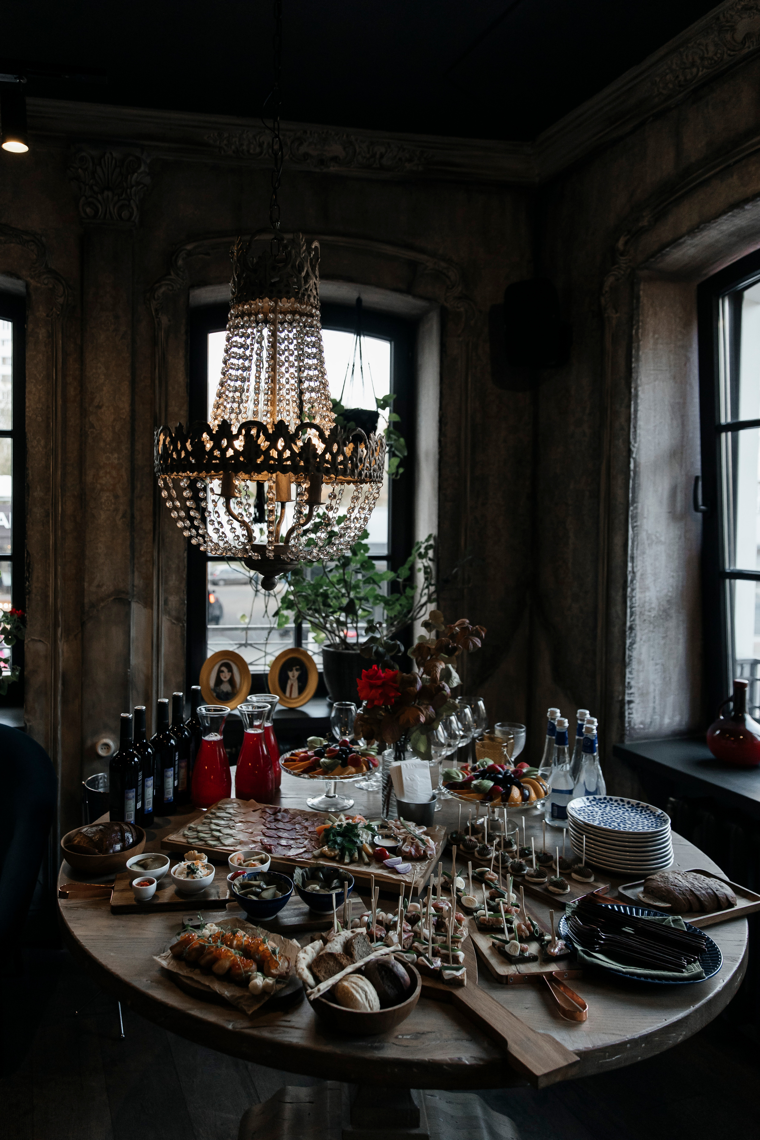 Autumn of the Wich by Alena Vodonaeva. «Птичка на проводе»: информационный портал в Москве