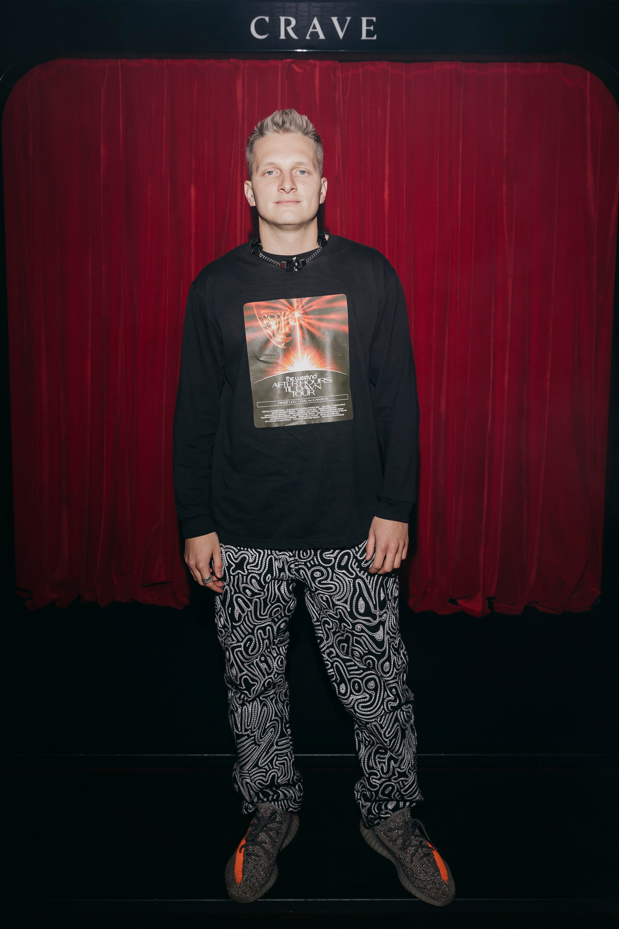 Константин Сидорков на закрытой презентации клипа JONY на песню «Никак».