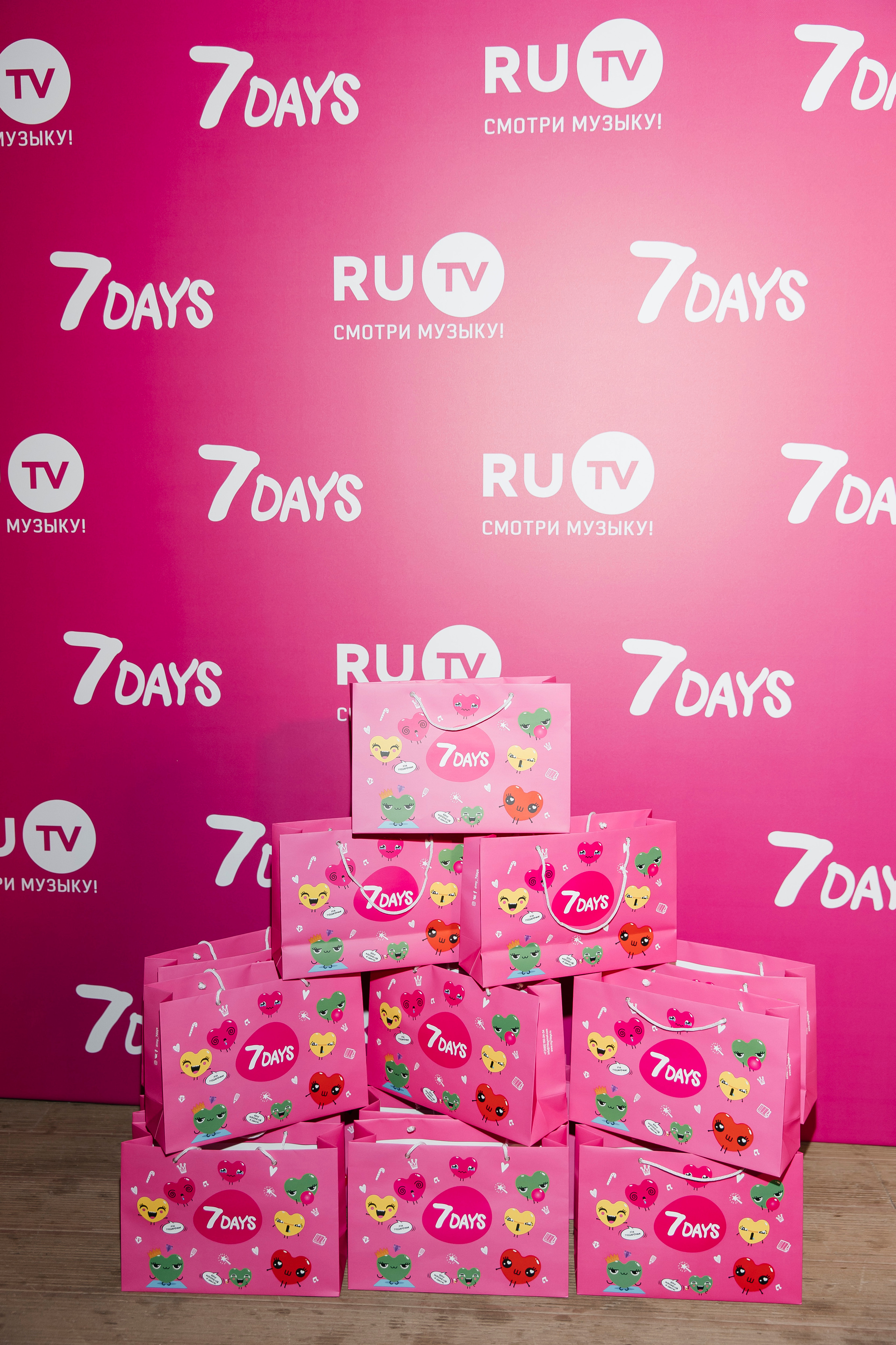 Сверхновый сезон телеканала RU.TV 2022. «Птичка на проводе»: информационный портал в Москве