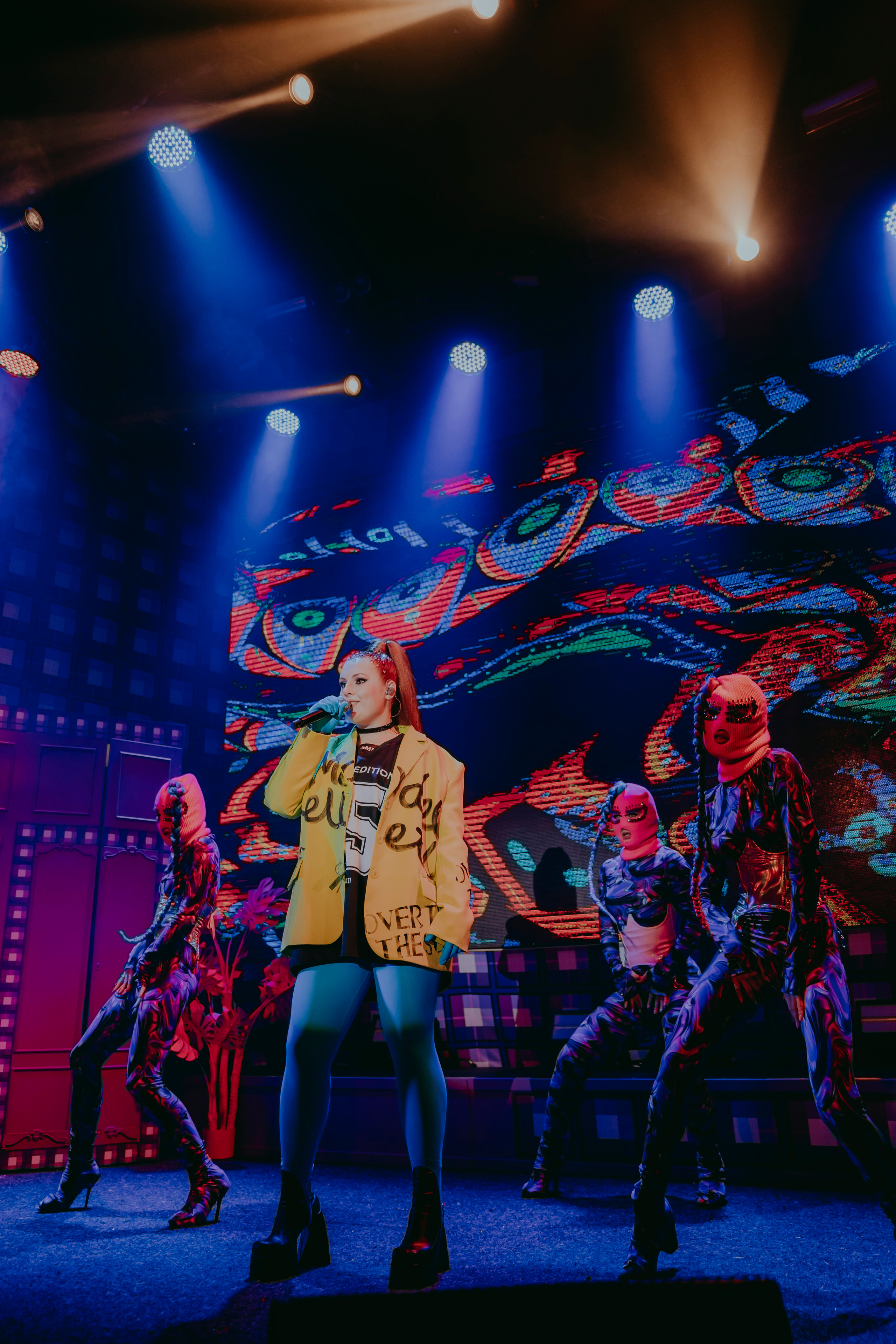 Первый сольный концерт LINA LEE: хочу быть…. «Птичка на проводе»: информационный портал в Москве