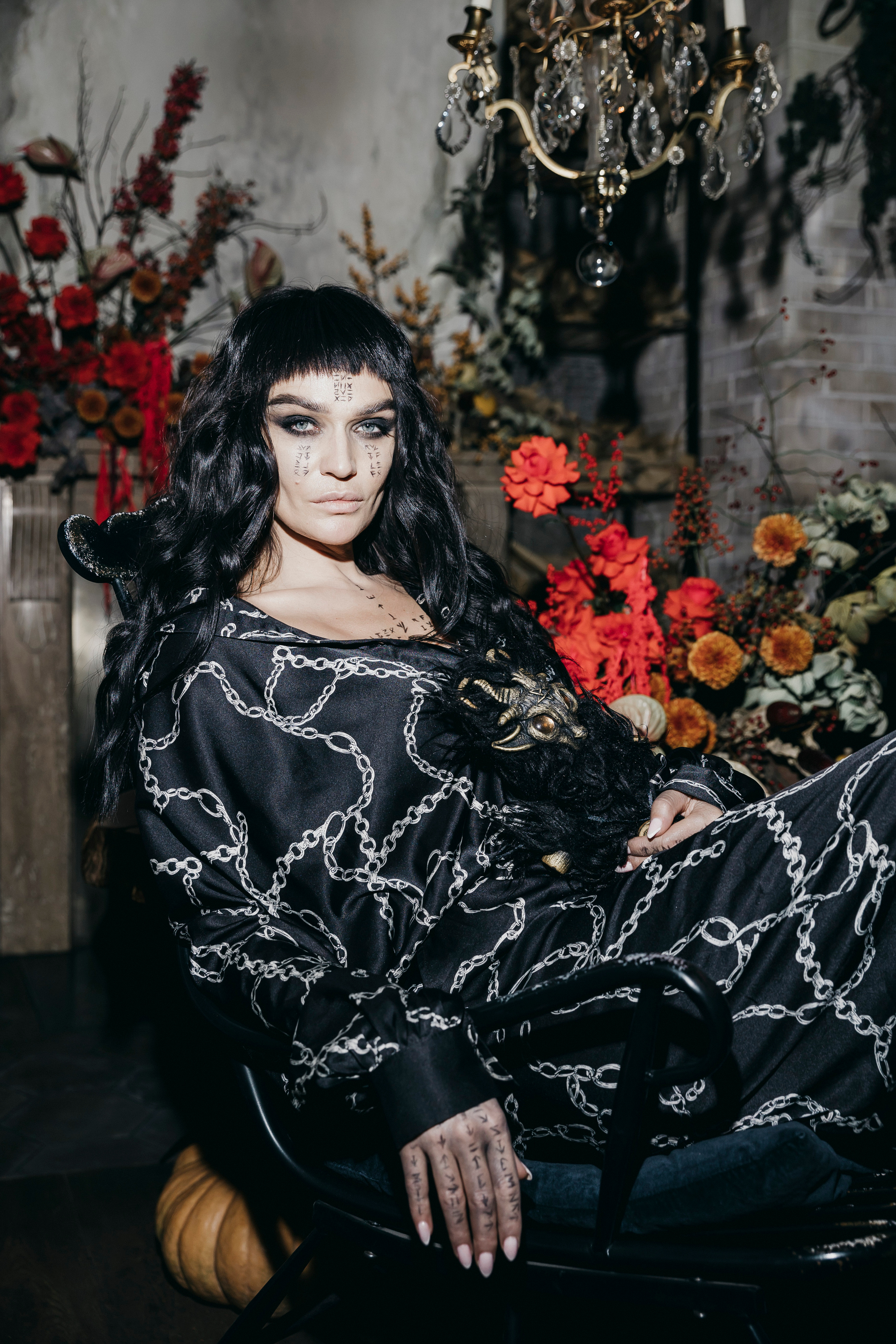 Autumn of the Wich by Alena Vodonaeva. «Птичка на проводе»: информационный портал в Москве