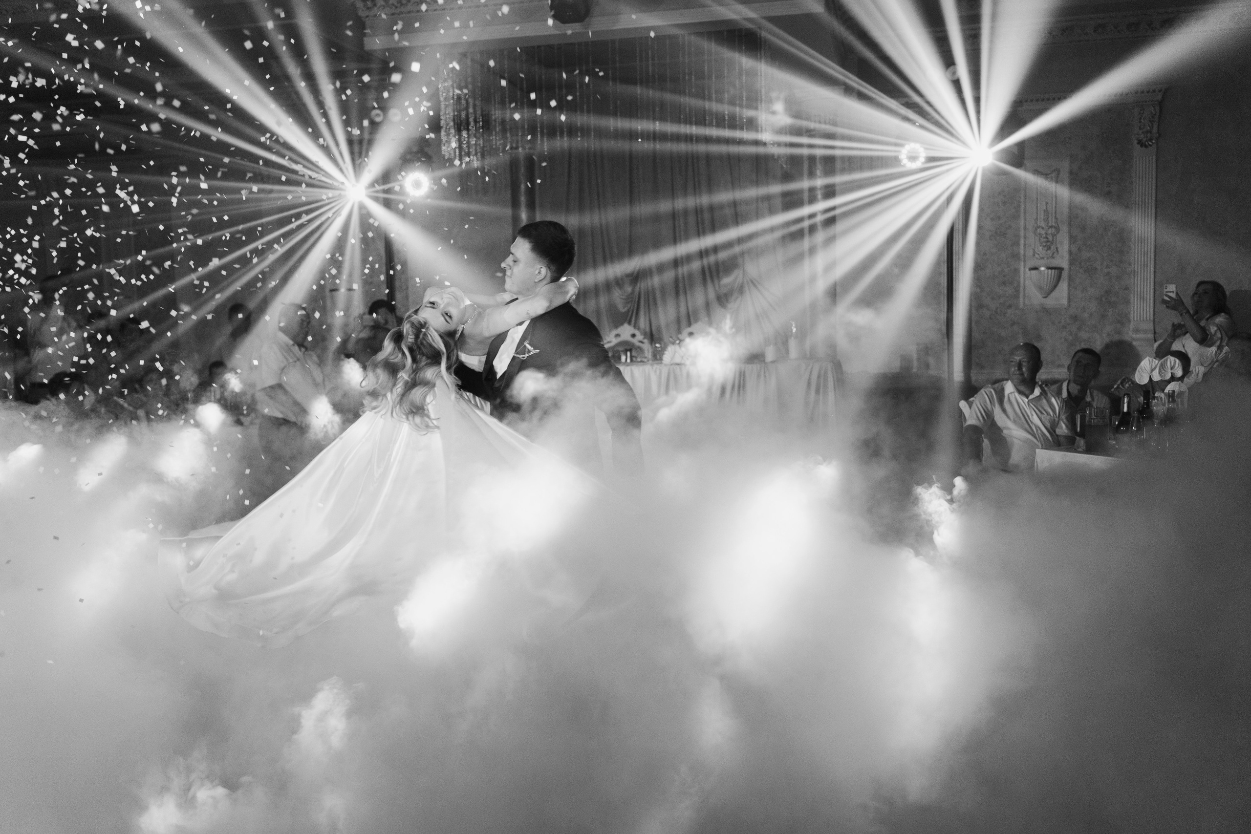 Свадебная камерная свадьба в Краснодаре от TWINS STUDIO. ТВИНС СТУДИО — лучшие свадебные фотографы и видеографы в Краснодаре