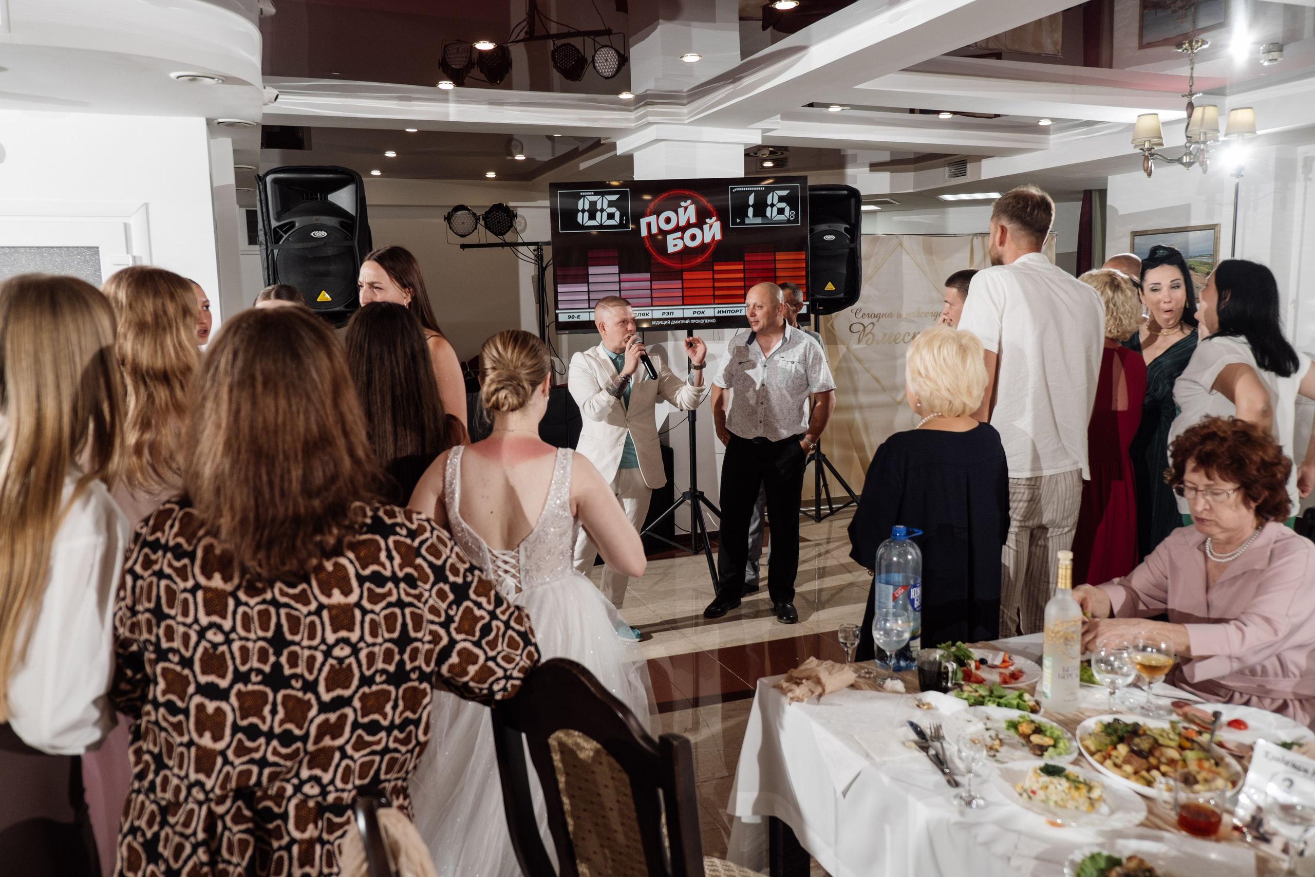 Свадебный ретопртаж. Профессиональная фотосъемка в Крыму. Натуральные эмоции и живые кадры. Забронируйте дату прямо сейчас!