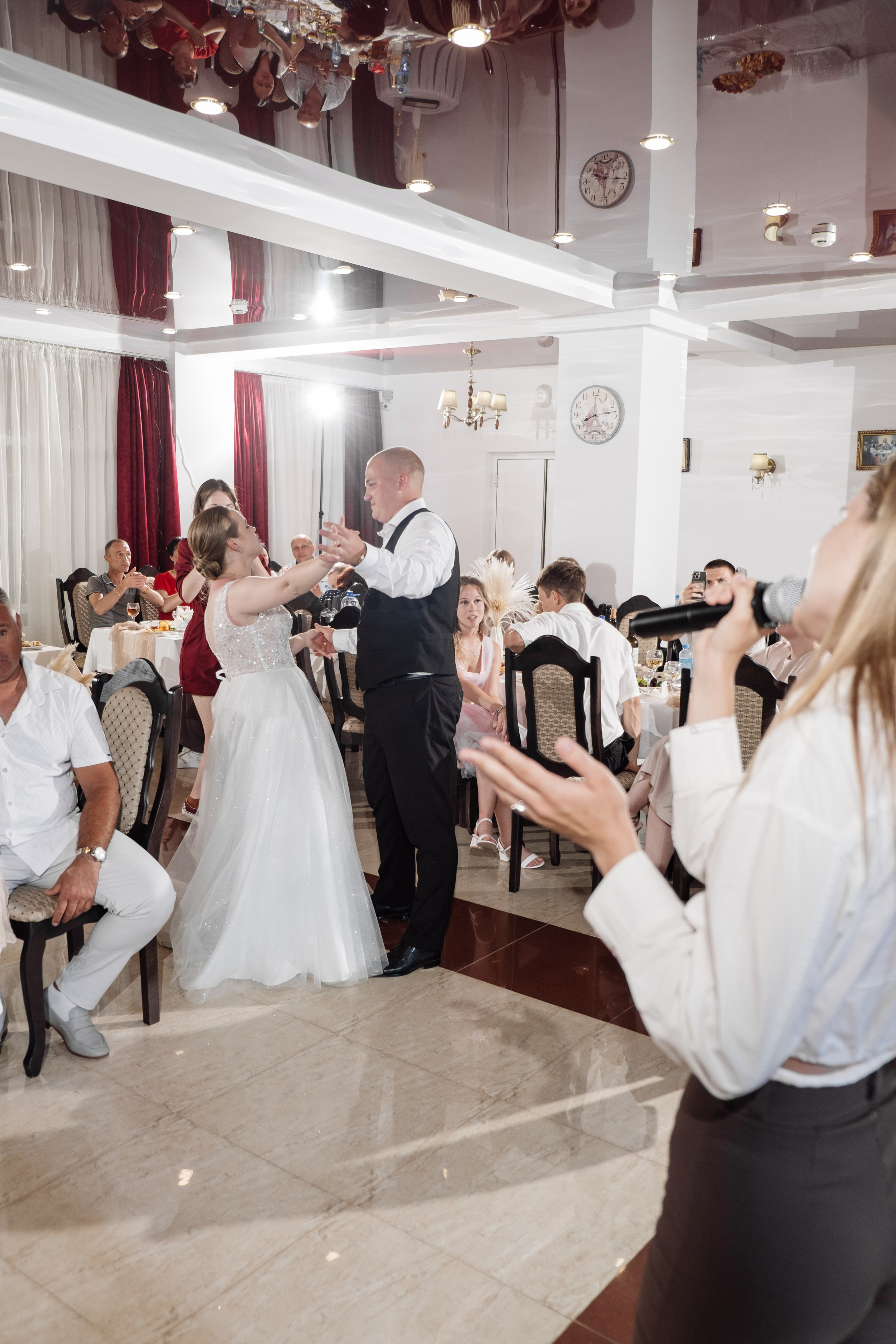 Свадебный ретопртаж. Профессиональная фотосъемка в Крыму. Натуральные эмоции и живые кадры. Забронируйте дату прямо сейчас!