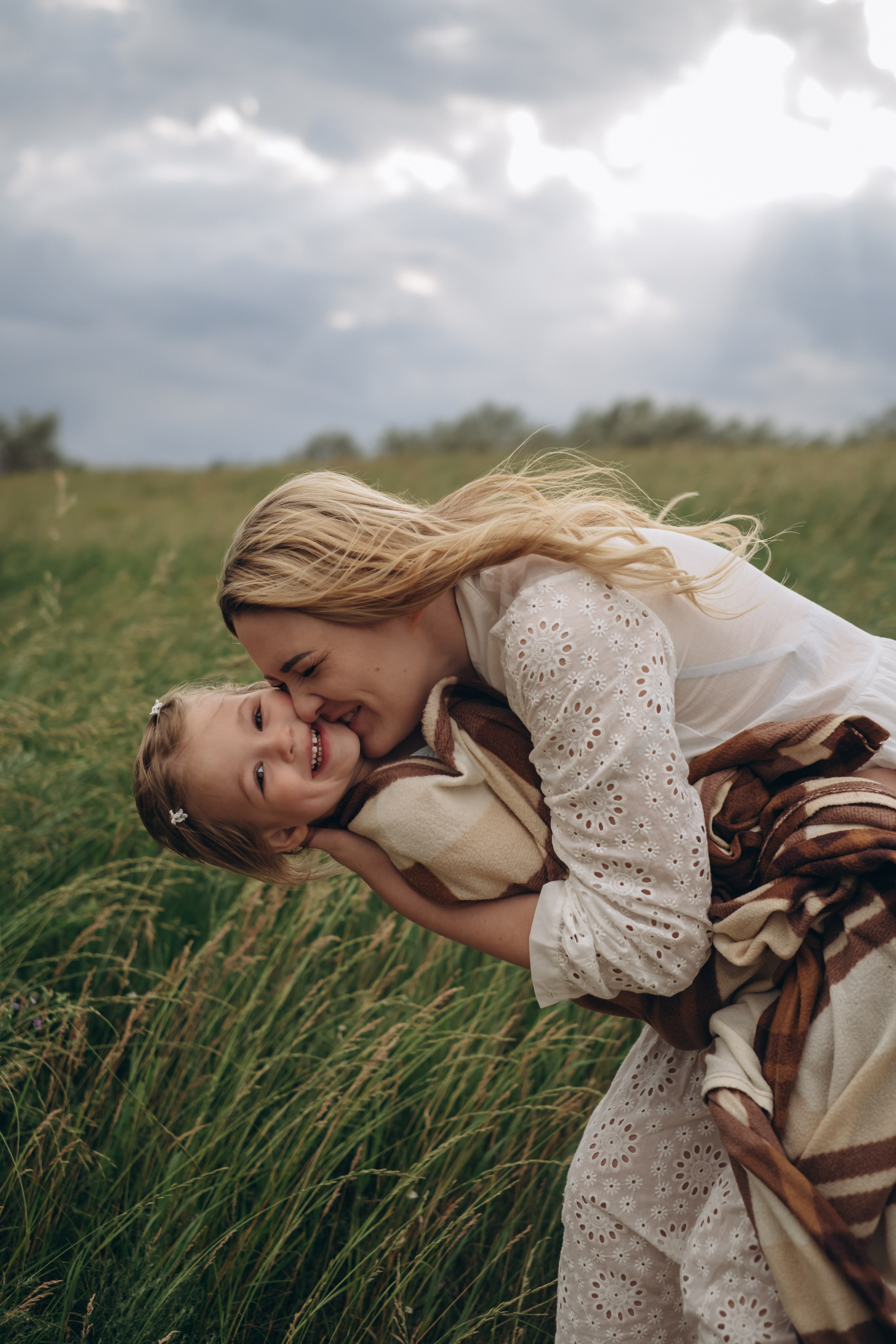 Прогулочная у моря. Мама и дочь. Фотограф Новосибирск Анна Рождественская