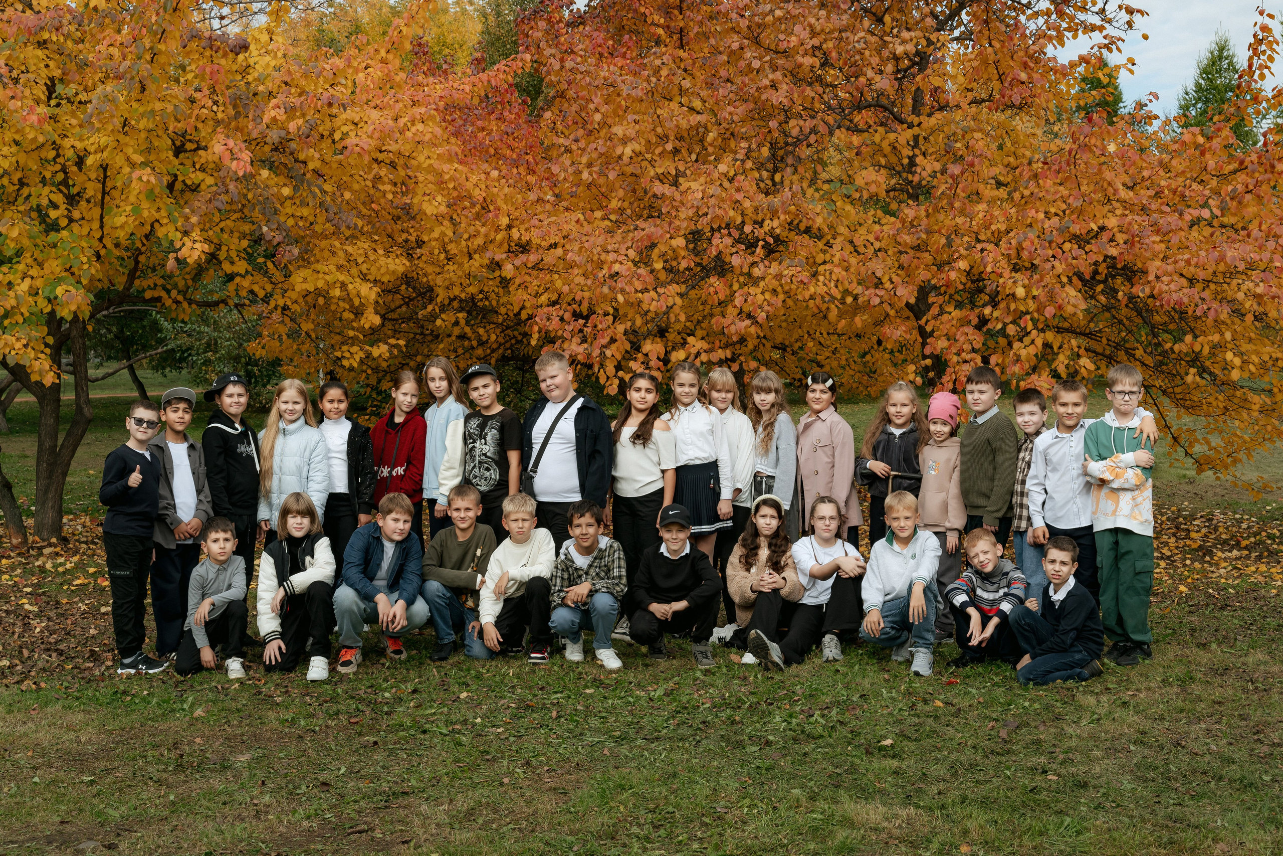 Фотосессия осенью в парке. 4 класс. Фотограф Ким Наталья в Красноярске