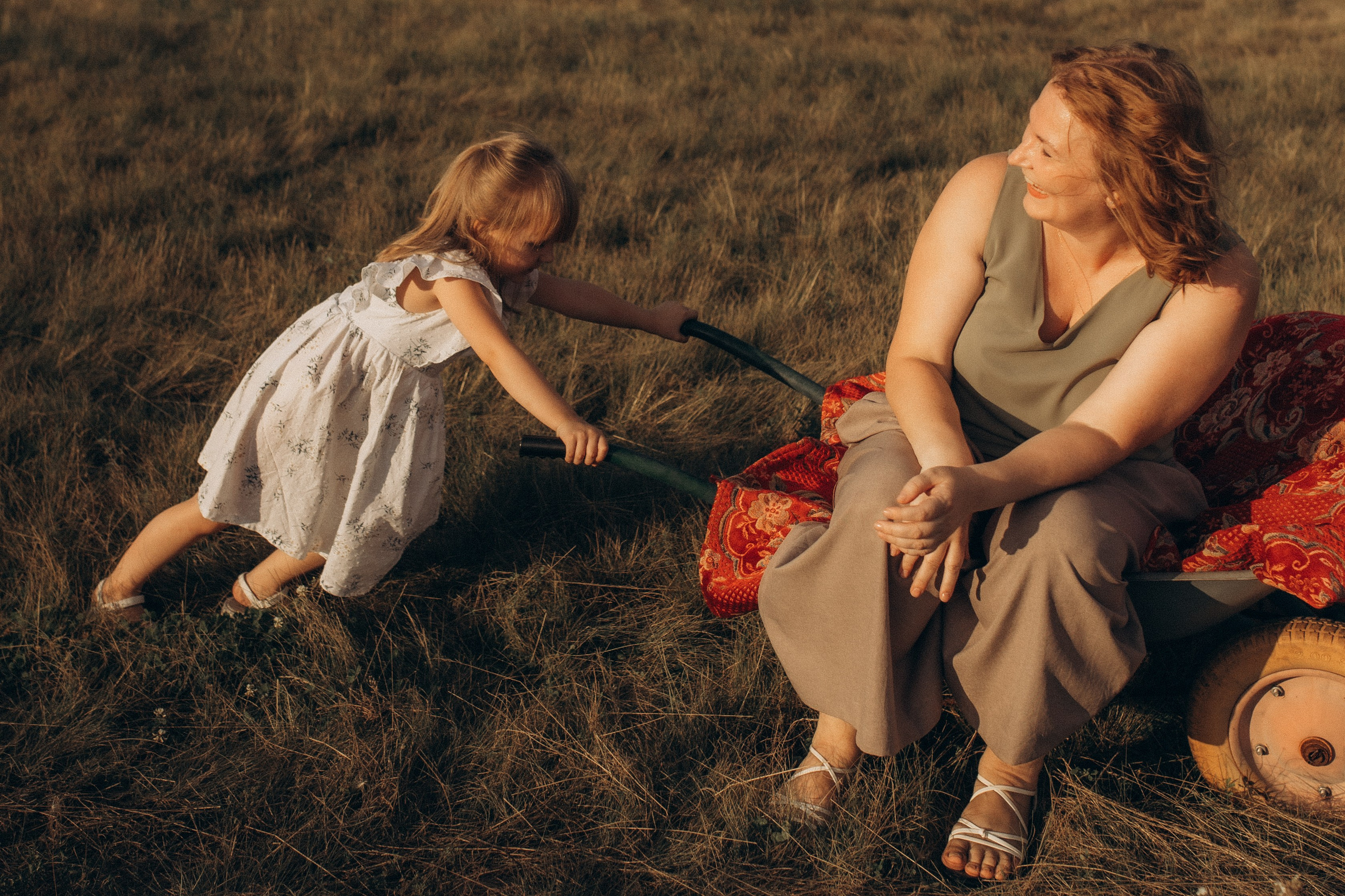 Летняя история в поле. Семейный фотограф lifestyle в Новосибирске Елена Шпилевая