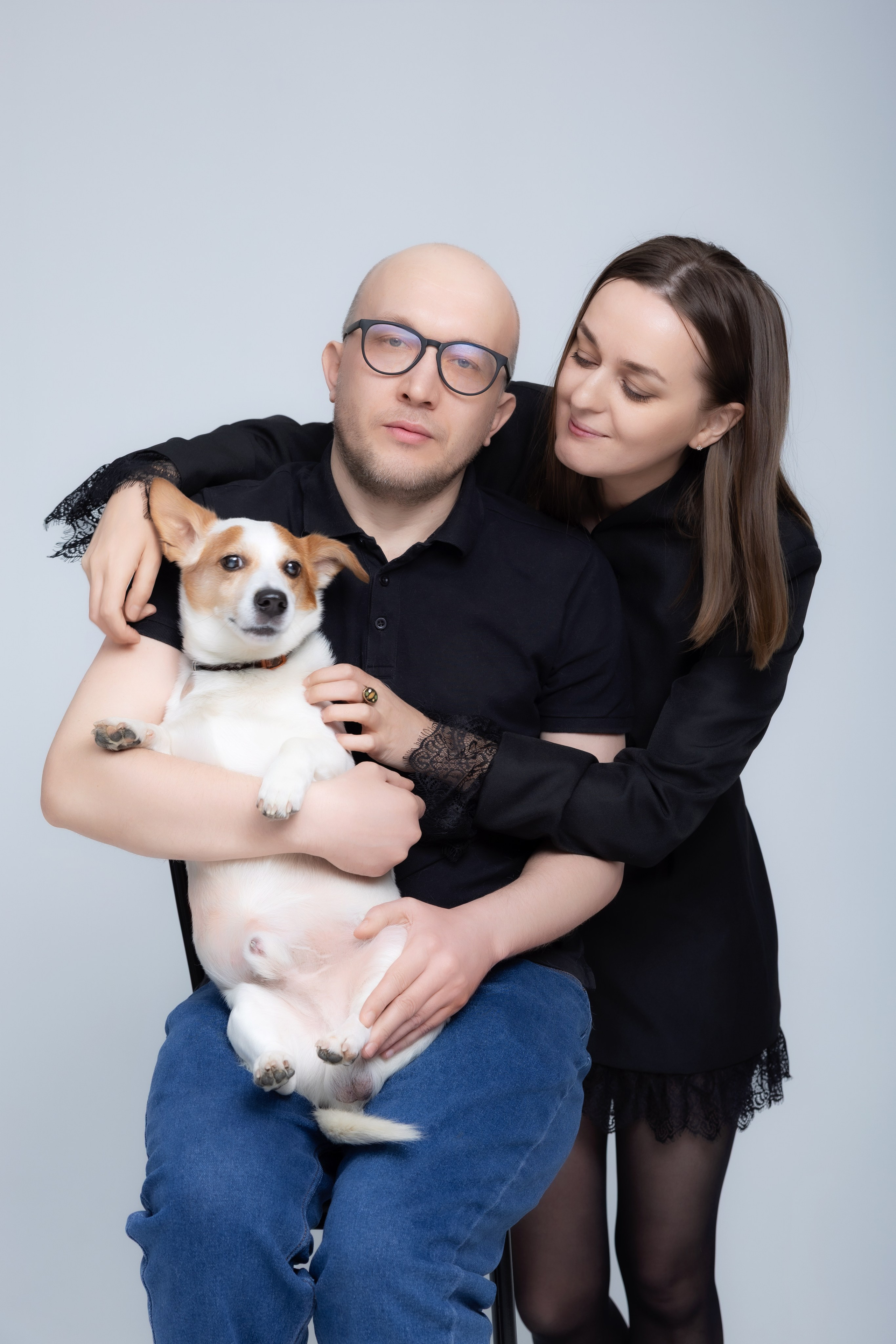 Александра с мужем и корги Пежик. Фотограф в Санкт-Петербурге Козырь Олеся