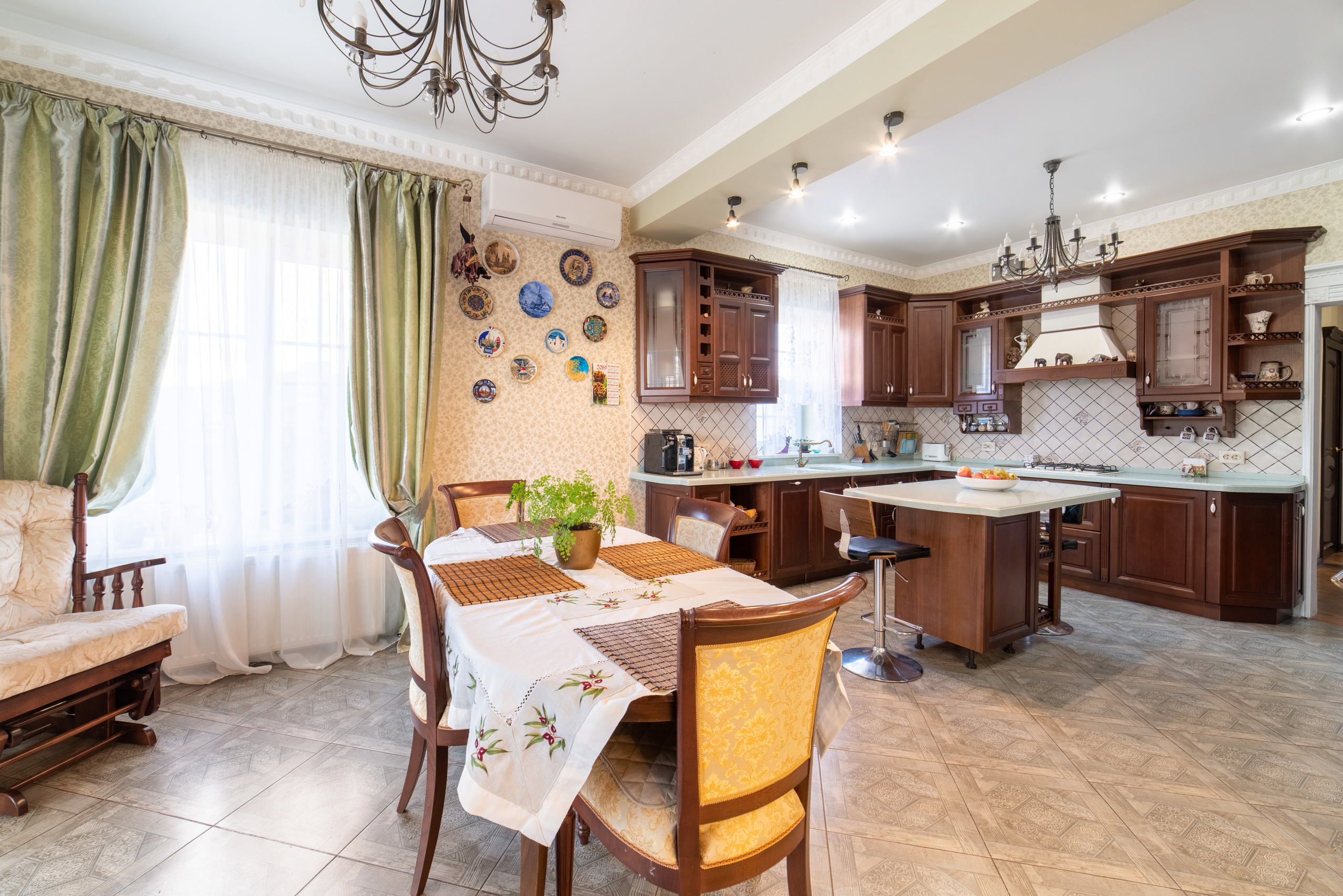 Коттедж Знаменский. Создаю контент для бизнеса- Андрей Корниенко и упаковываю компании и экспертов в Краснодаре