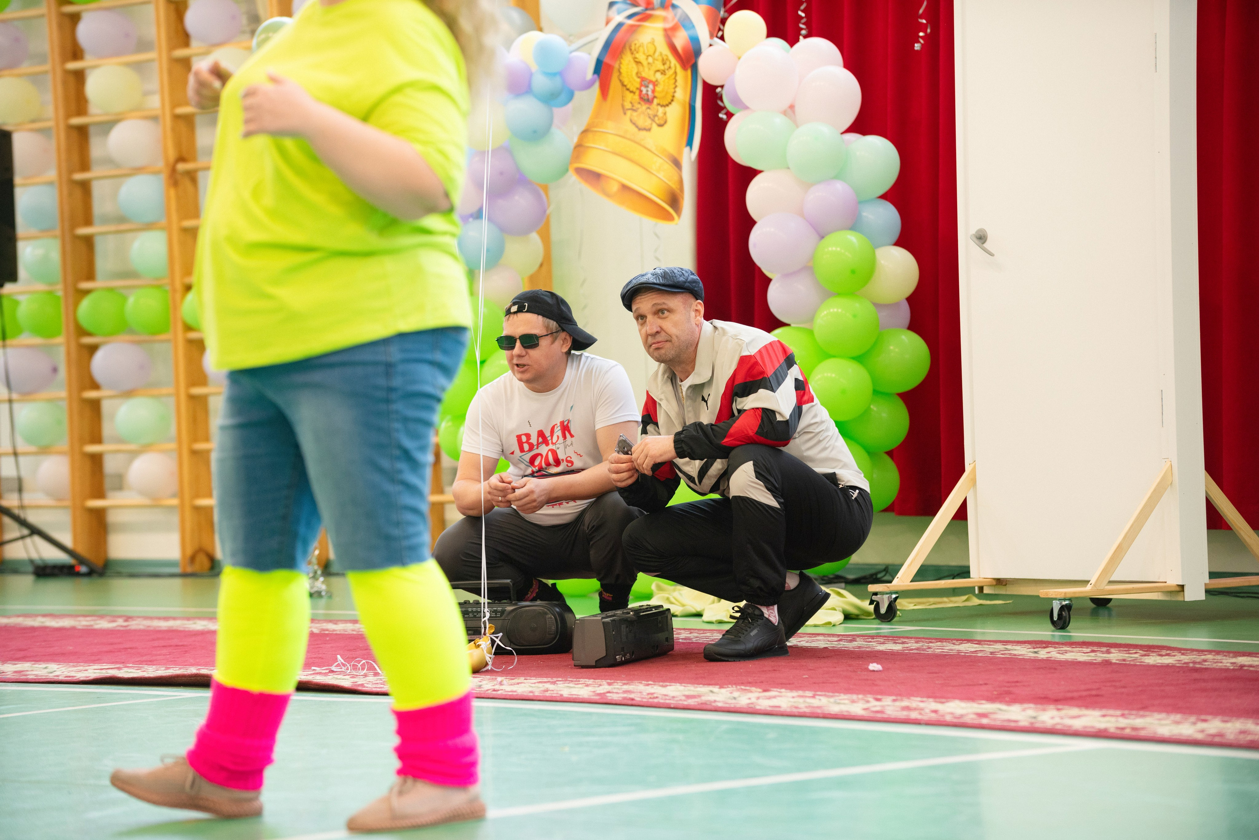 Съёмка выпускного в школе для 11 класса в Сургуте от профессионального школьного фотографа