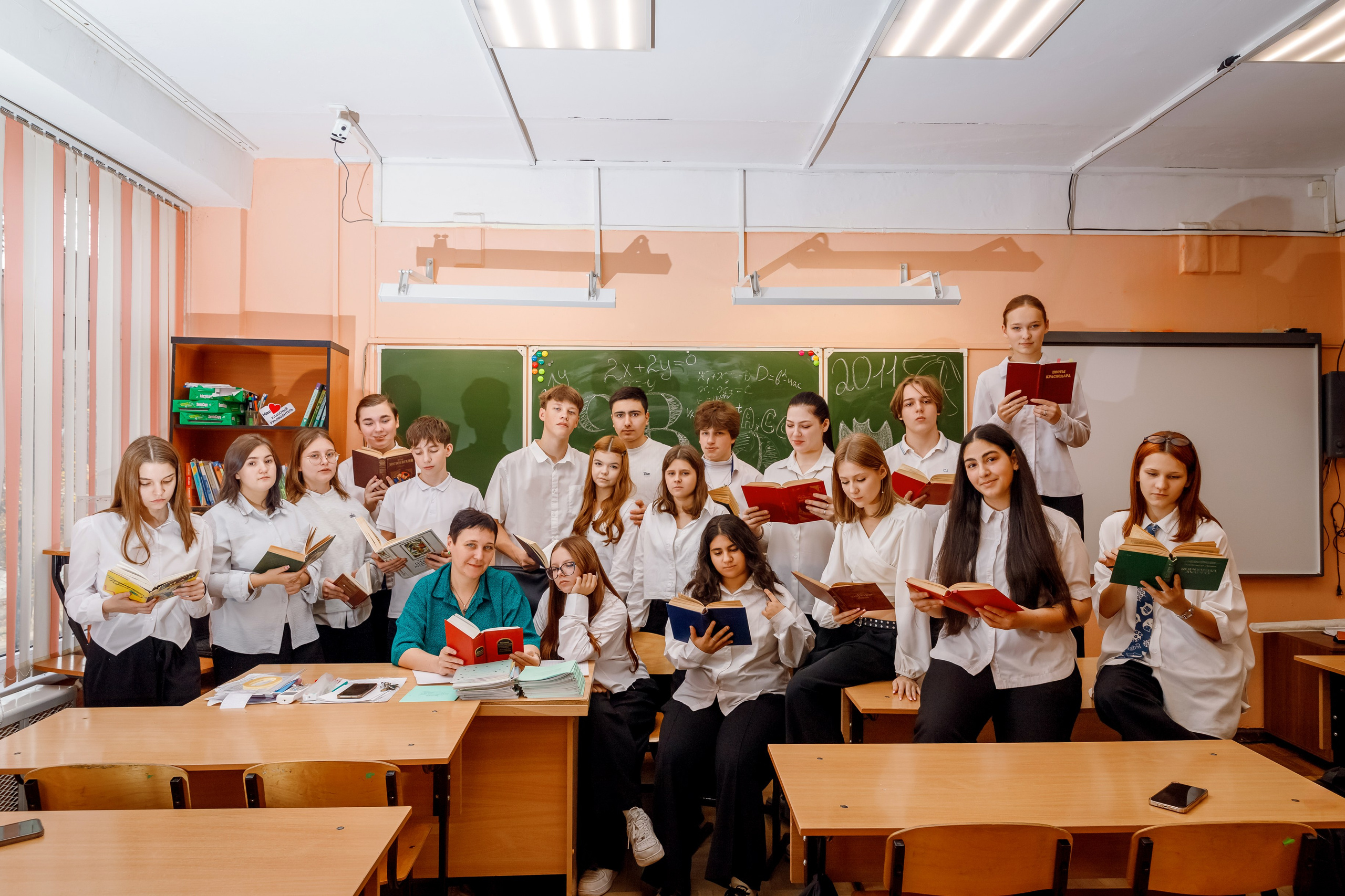 И В ШКОЛЕ ЕСТЬ ЖИЗНЬ. Марина Ушакова. Фотограф. Выпускные альбомы. г. Краснодар