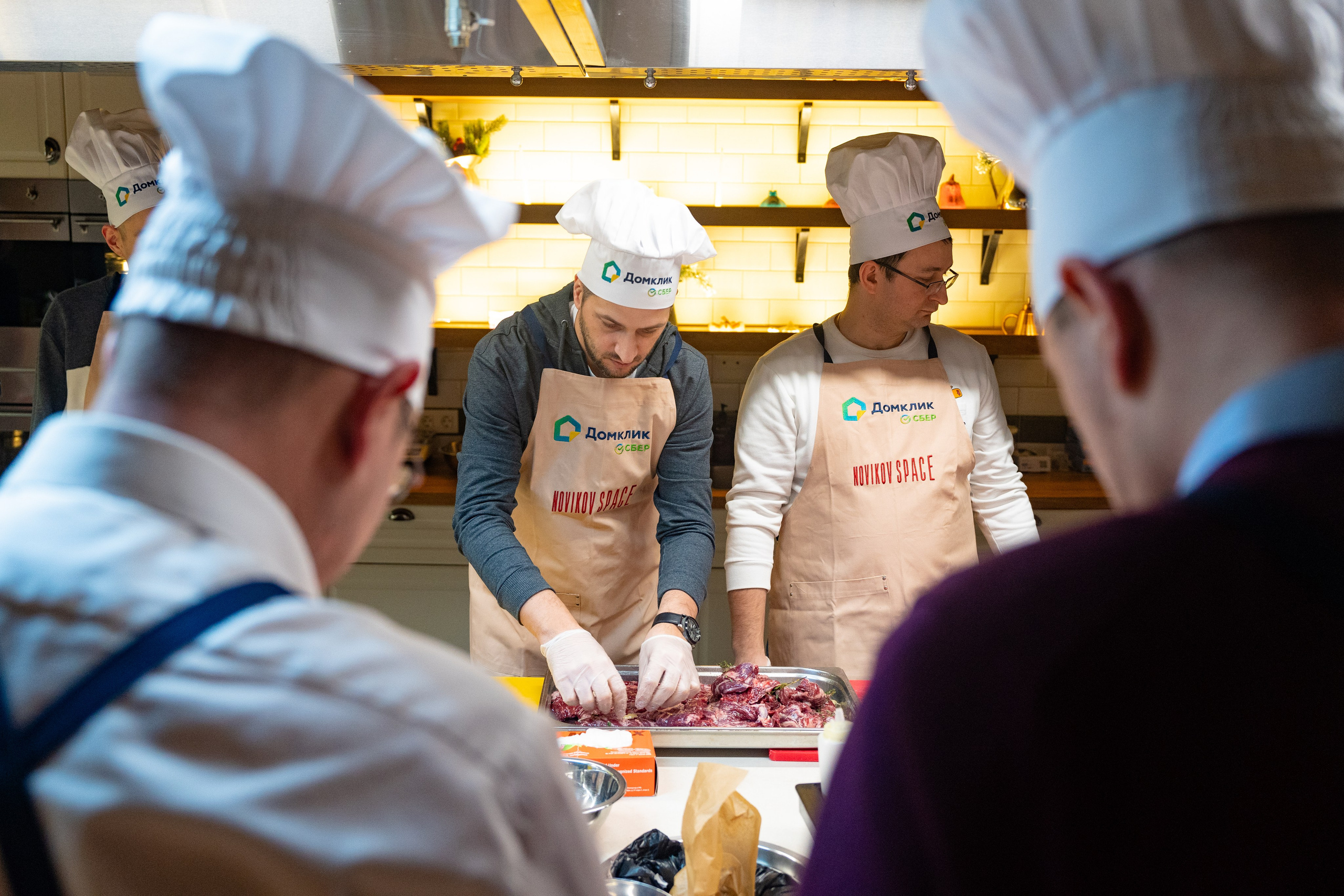 NOVIKOV SCHOOL — Умами зал. Фотограф Никита Комаров