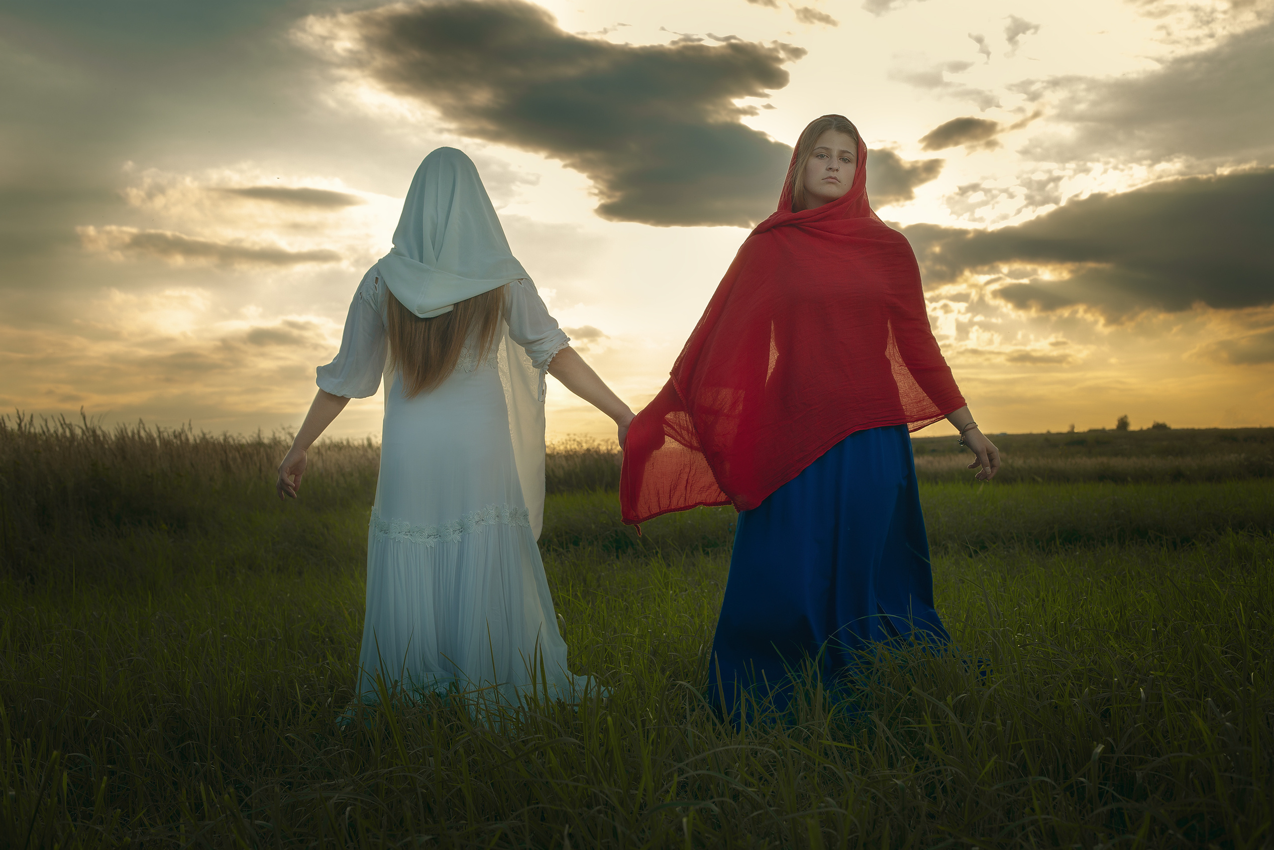 Две сестры. Фотограф Иван Скрыльков