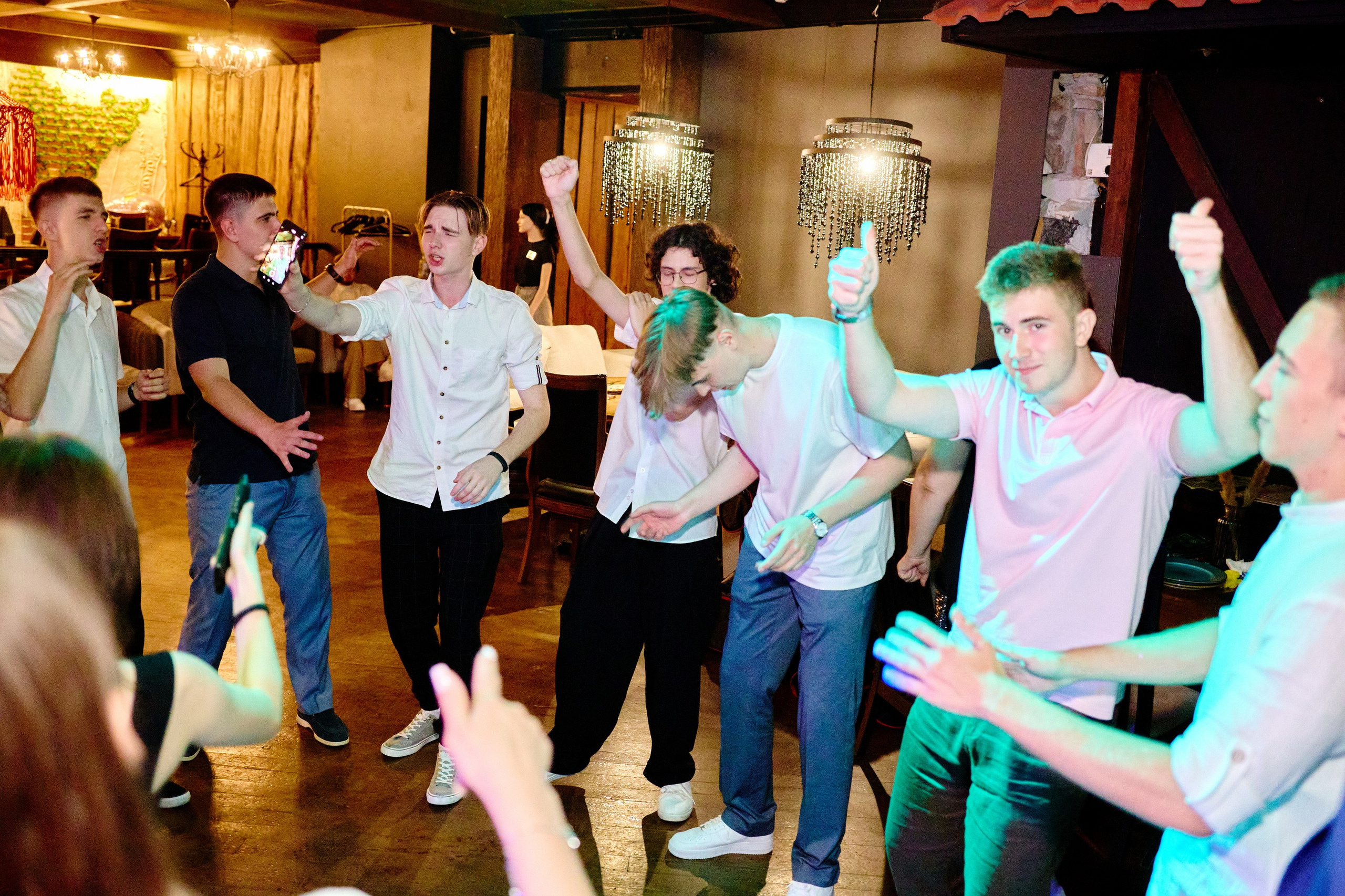 Выпускной 35 Сош. Фотограф Выпускные альбомы Таганрог Сергей Коробченко