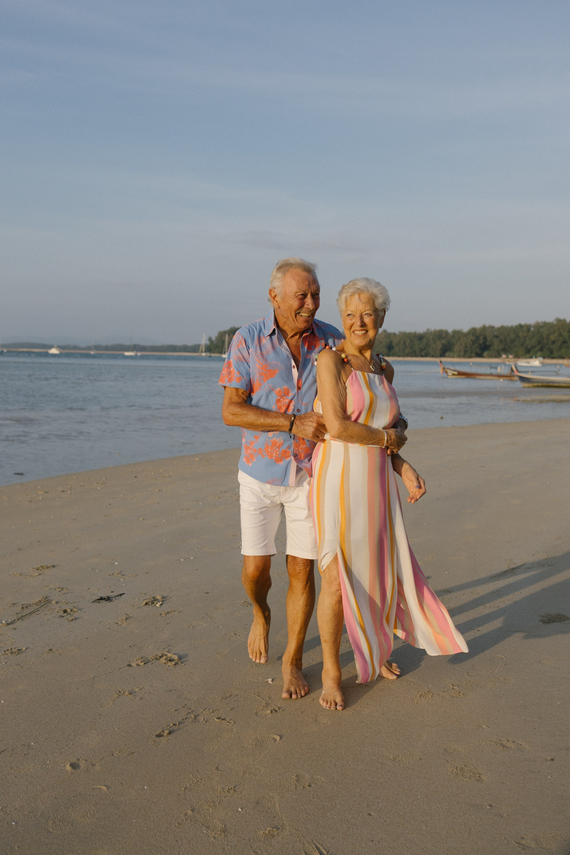 Family photoshoot in Phuket, Thailand. Fedor Lemeshko — Destination Wedding and Family Lifestyle photographer