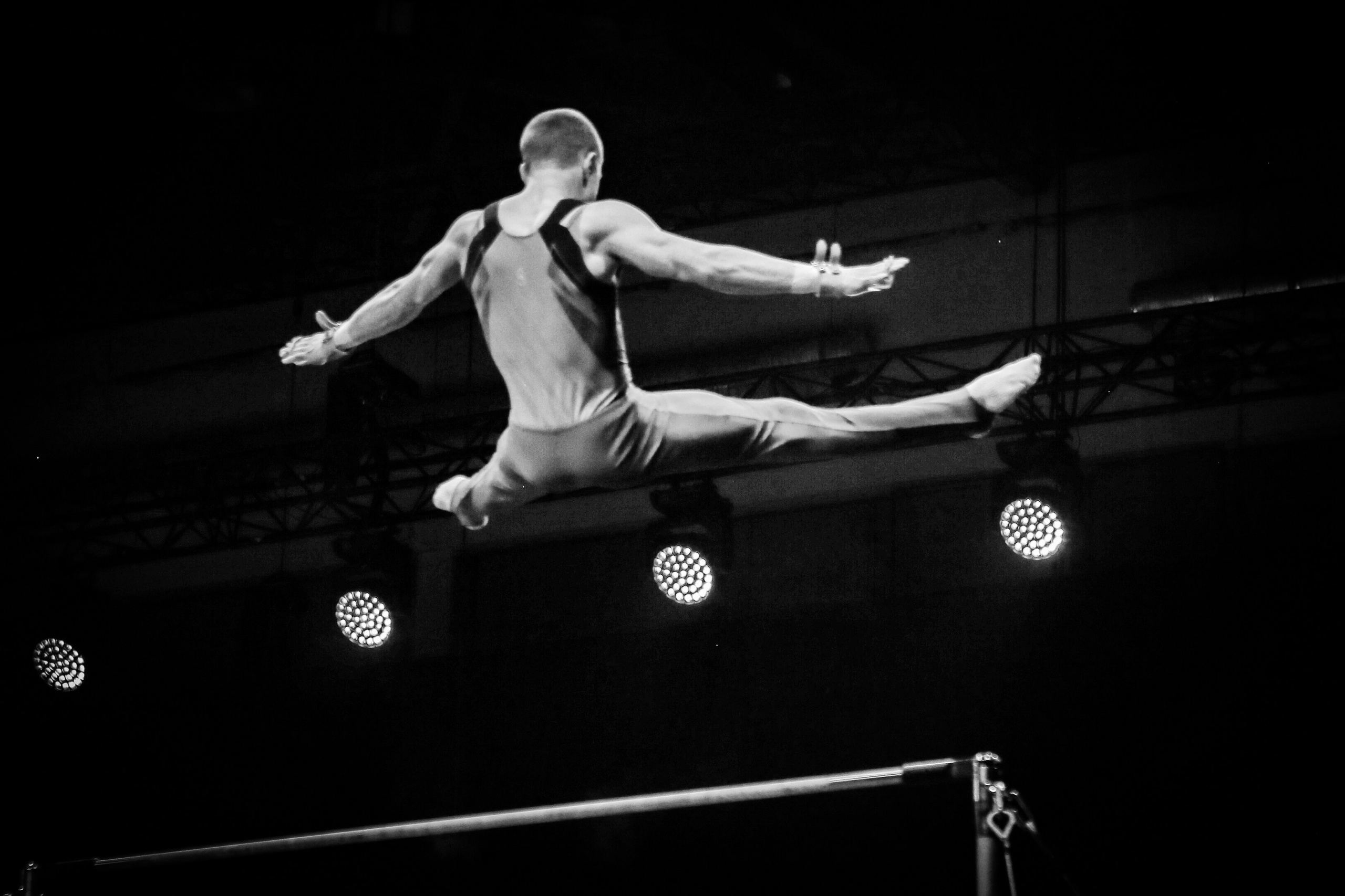 «Спорт через объектив: история в каждом снимке!»