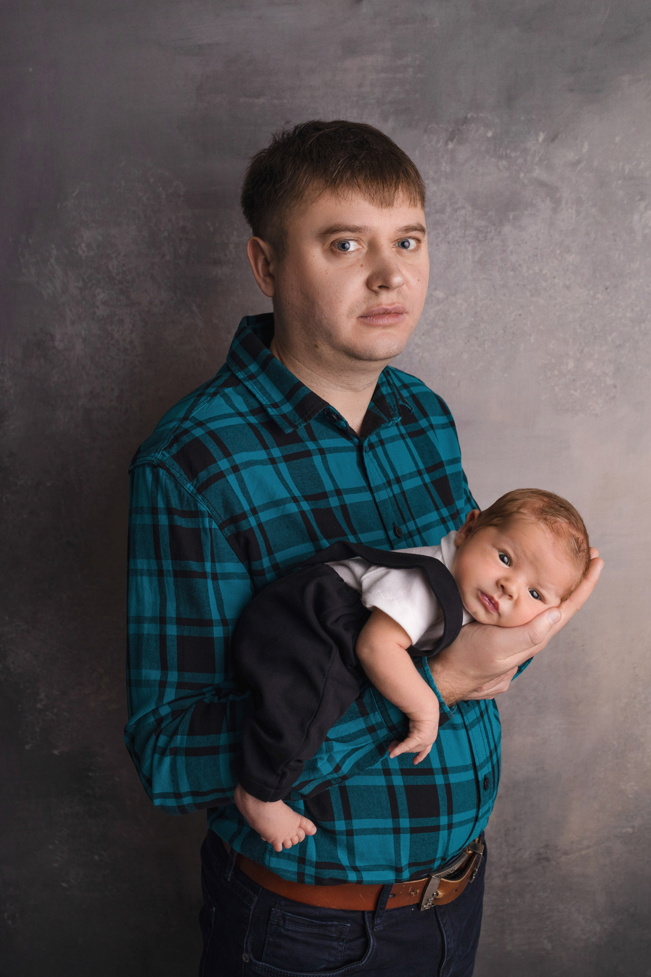 Семейные кадры от Elvira Kamaeva. Фотограф новорожденных малышей в Омске и Омской области Эльвира Камаева