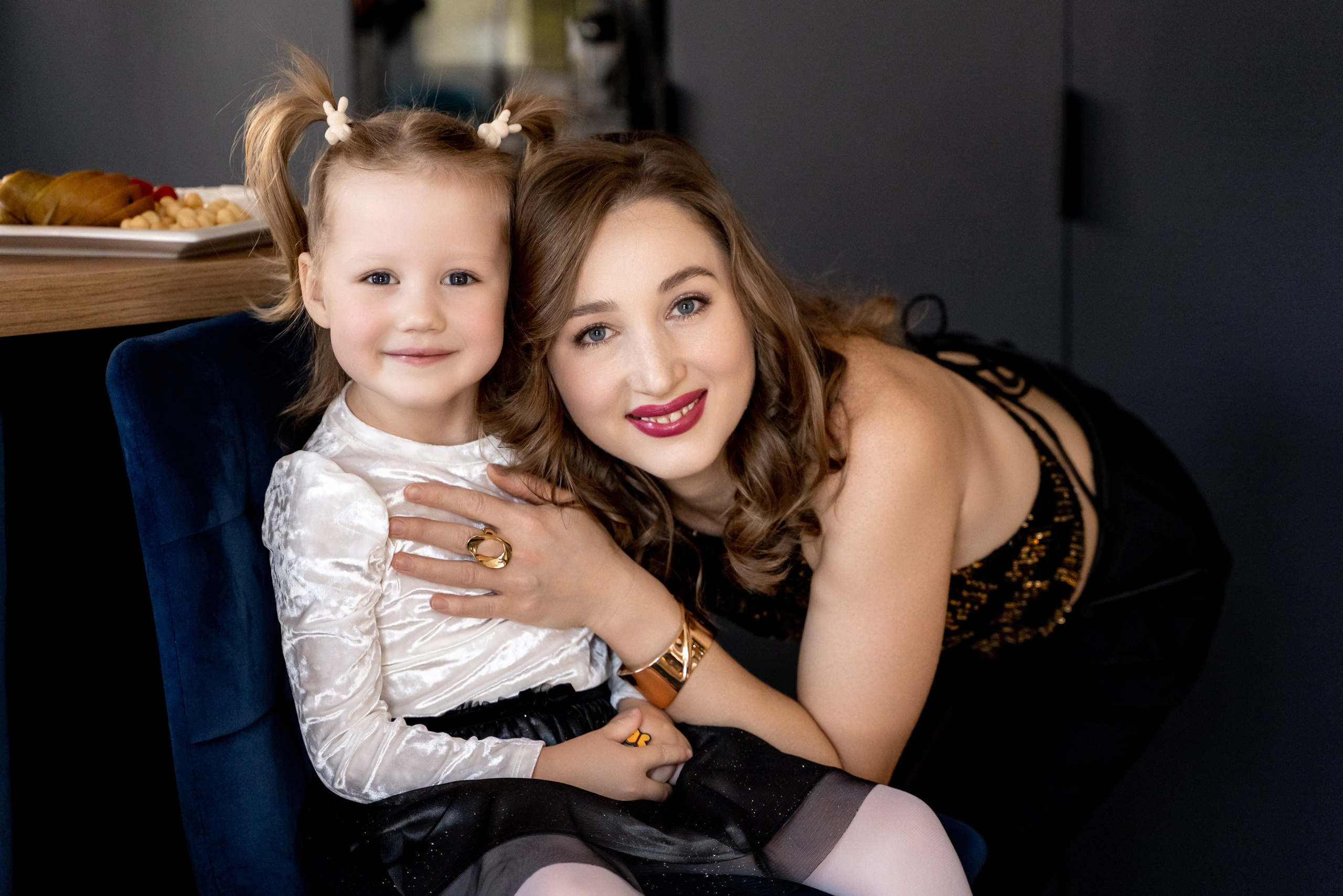 Домашняя семейная фотосессия в Москве, Домодедово, Видное, Бутово, Щербинка. Семейный фотограф Москва и Московская область. Семейная фотосессия на природе. Фотосессия детского праздника. Фотосессия юбилея. Фотосессия в день рождения. Фотограф на годик ребенку. Детский фотограф. Фоторепортаж семейного праздника. Детский фотограф Москва.