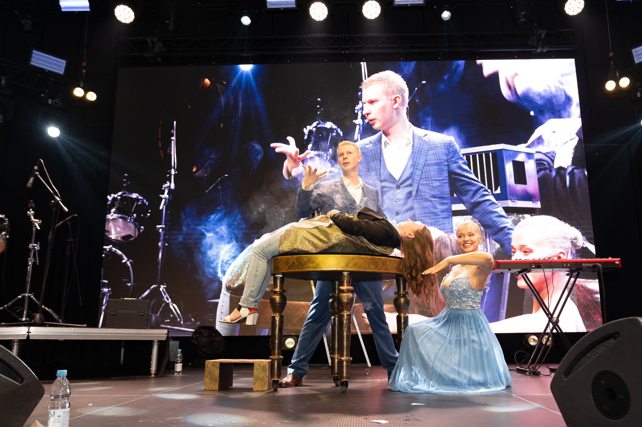 20 лет Дятьково мебель. Свадебный, семейный и репортажный фотограф. Брянск. Эльвира Голенкова