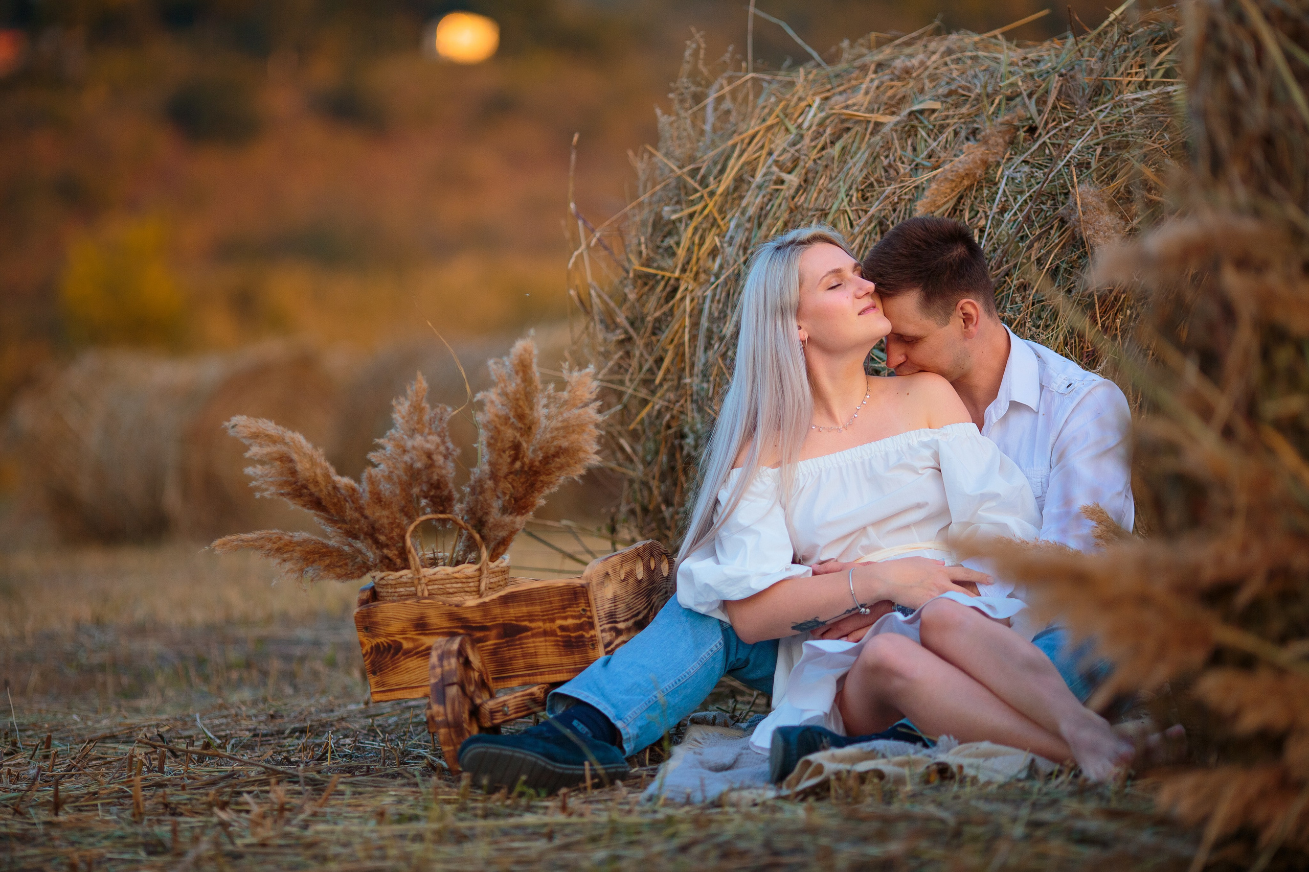 Фотосессия в стогах Алматы. Свадебный и семейный фотограф в Алматы Алексей Балышев