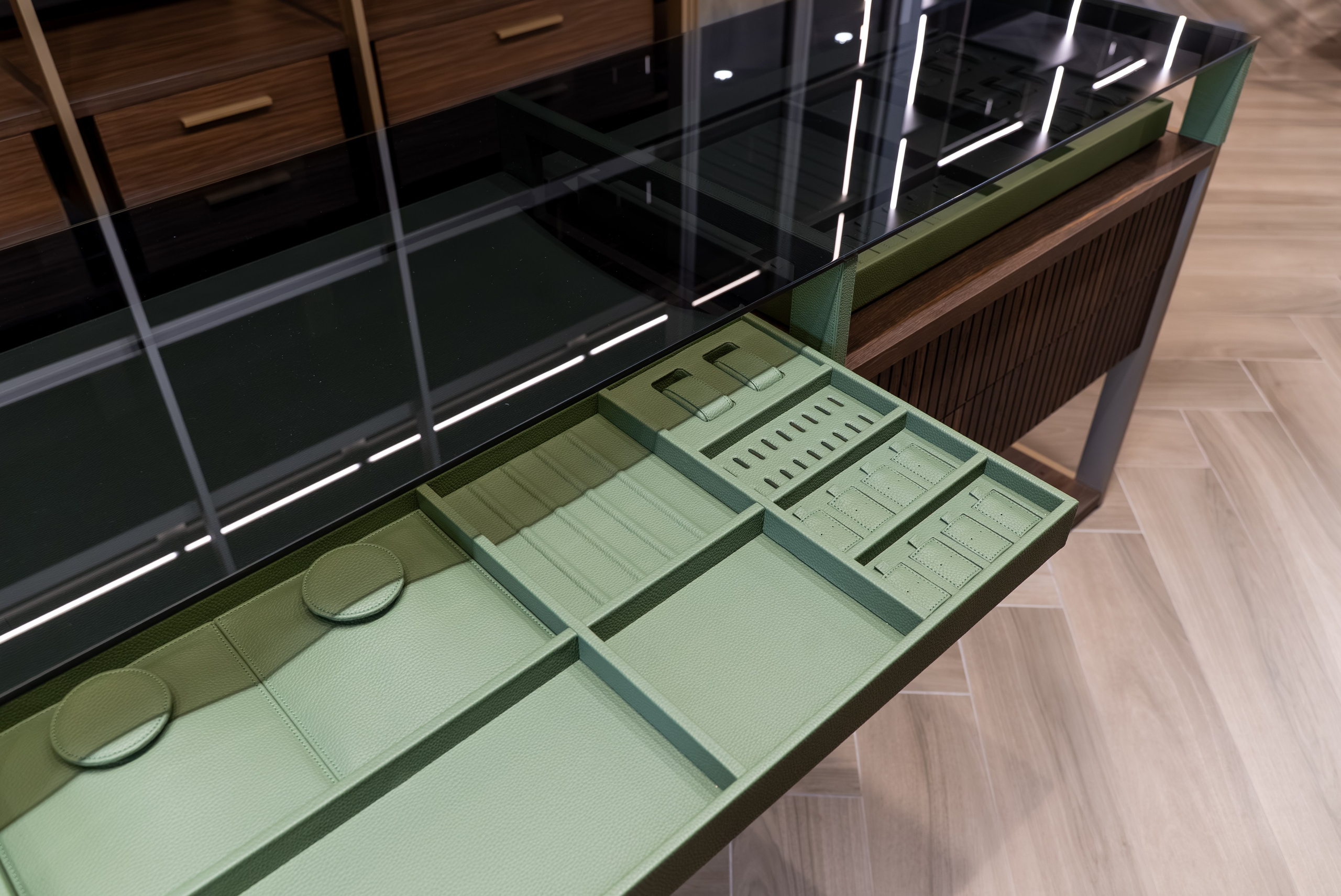 Шоурум WARENDORF. KUSTOV PRODUCTION — профессиональная фотосъёмка в Москве