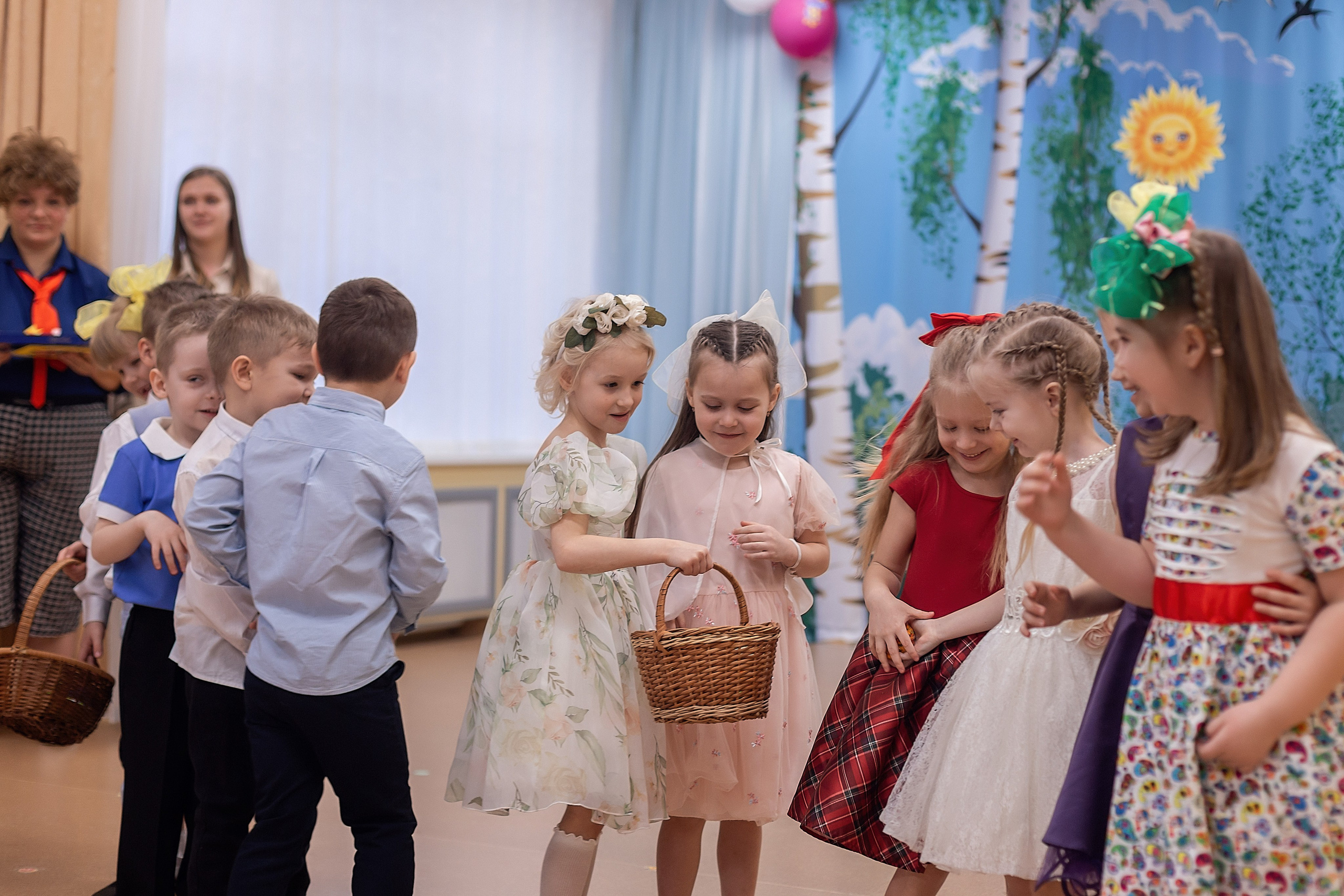 Весенний утренник_старшая группа_2025. Семейный фотограф в Санкт-Петербурге