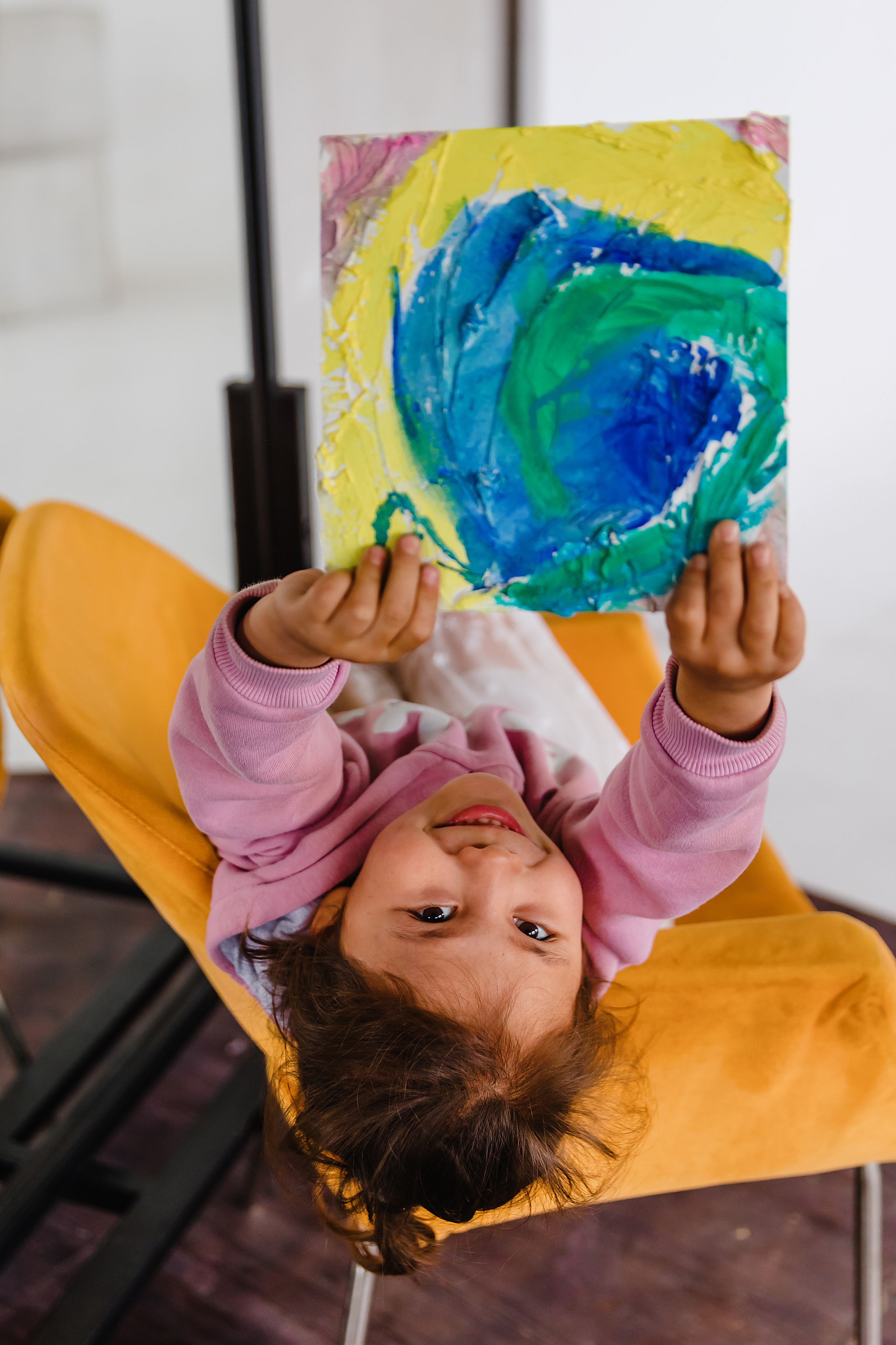 Маленькая художница. Фотограф и видеограф в Улан-Удэ: Аюна Габагуева и Артём Шаханов