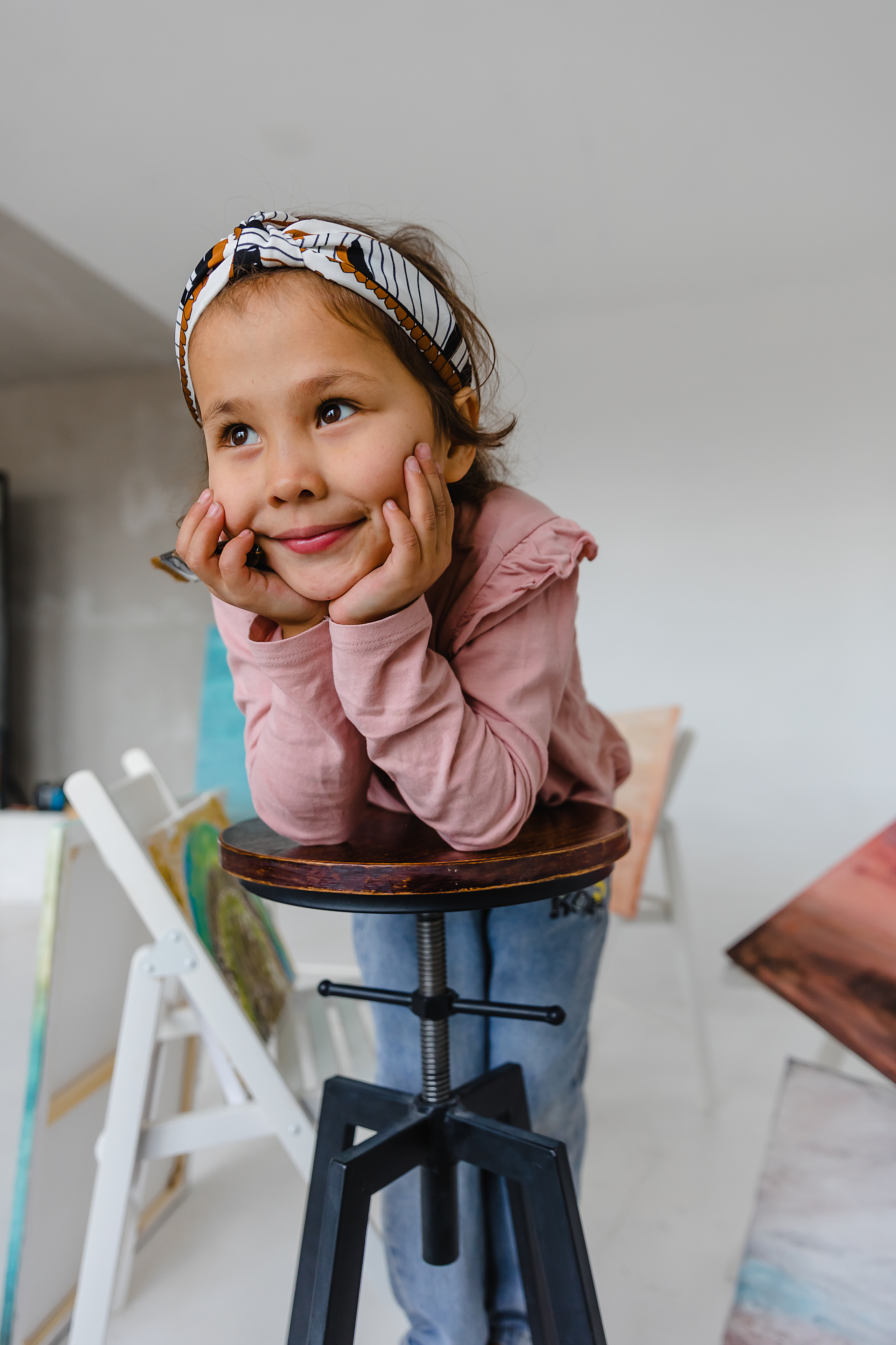 Маленькая художница. Фотограф и видеограф в Улан-Удэ: Аюна Габагуева и Артём Шаханов