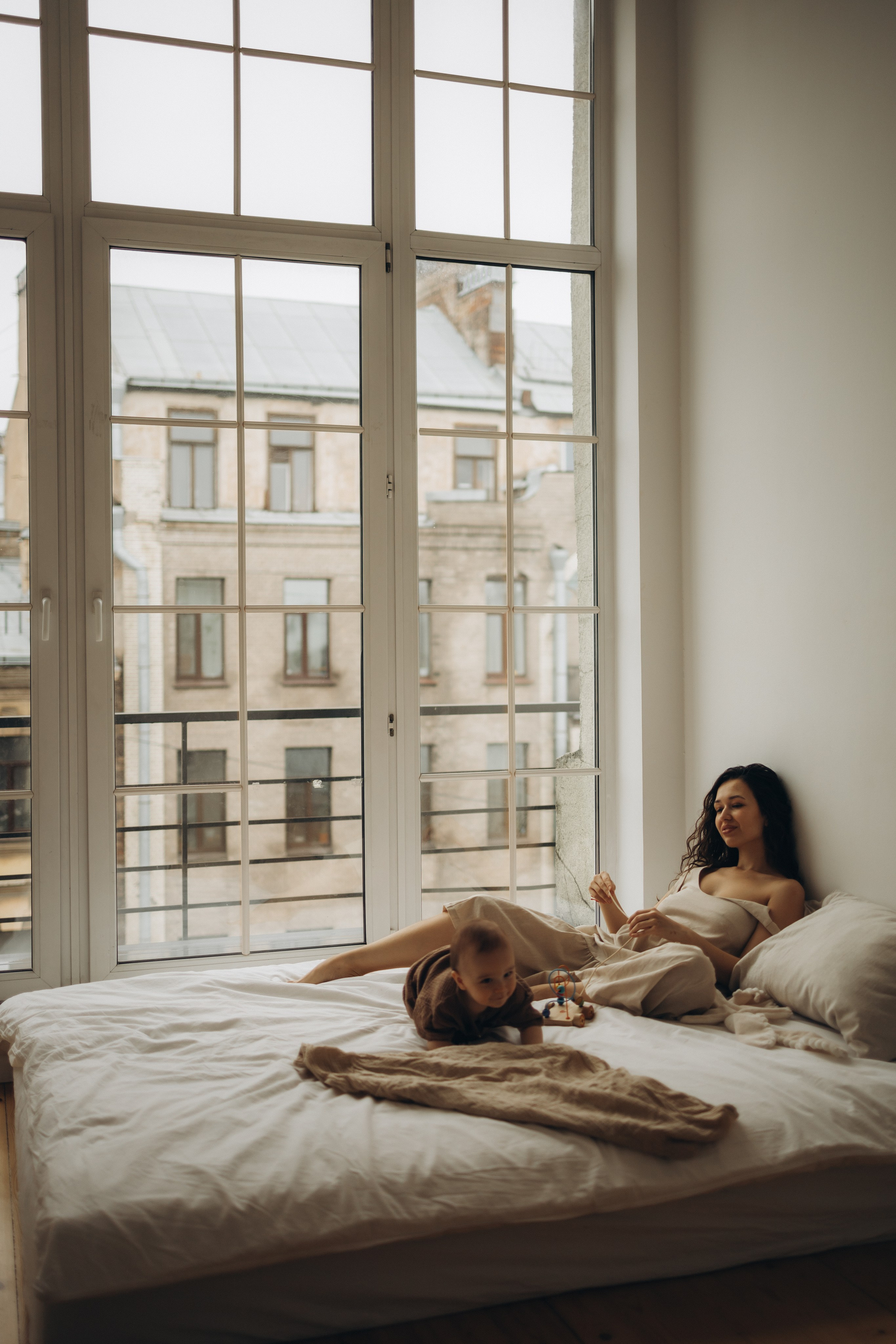 Регина и малыш Дима. Семейный, домашний, ньюборн фотограф Москва Цветкова Елизавета