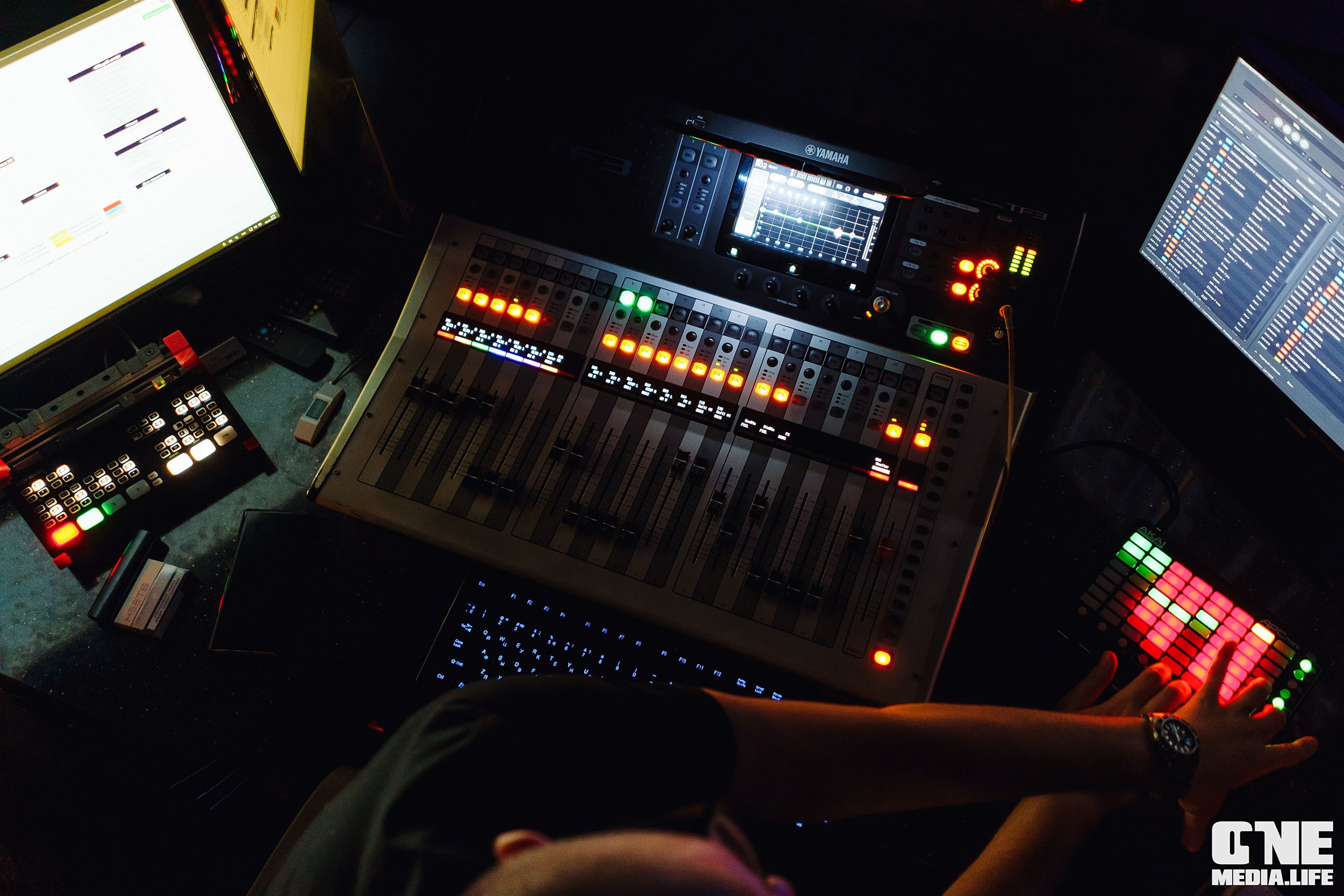 Фоторепортаж из караоке-клуба Эйфория. One Media Life: фоторепортажи, фотоотчеты с мероприятий и заведений