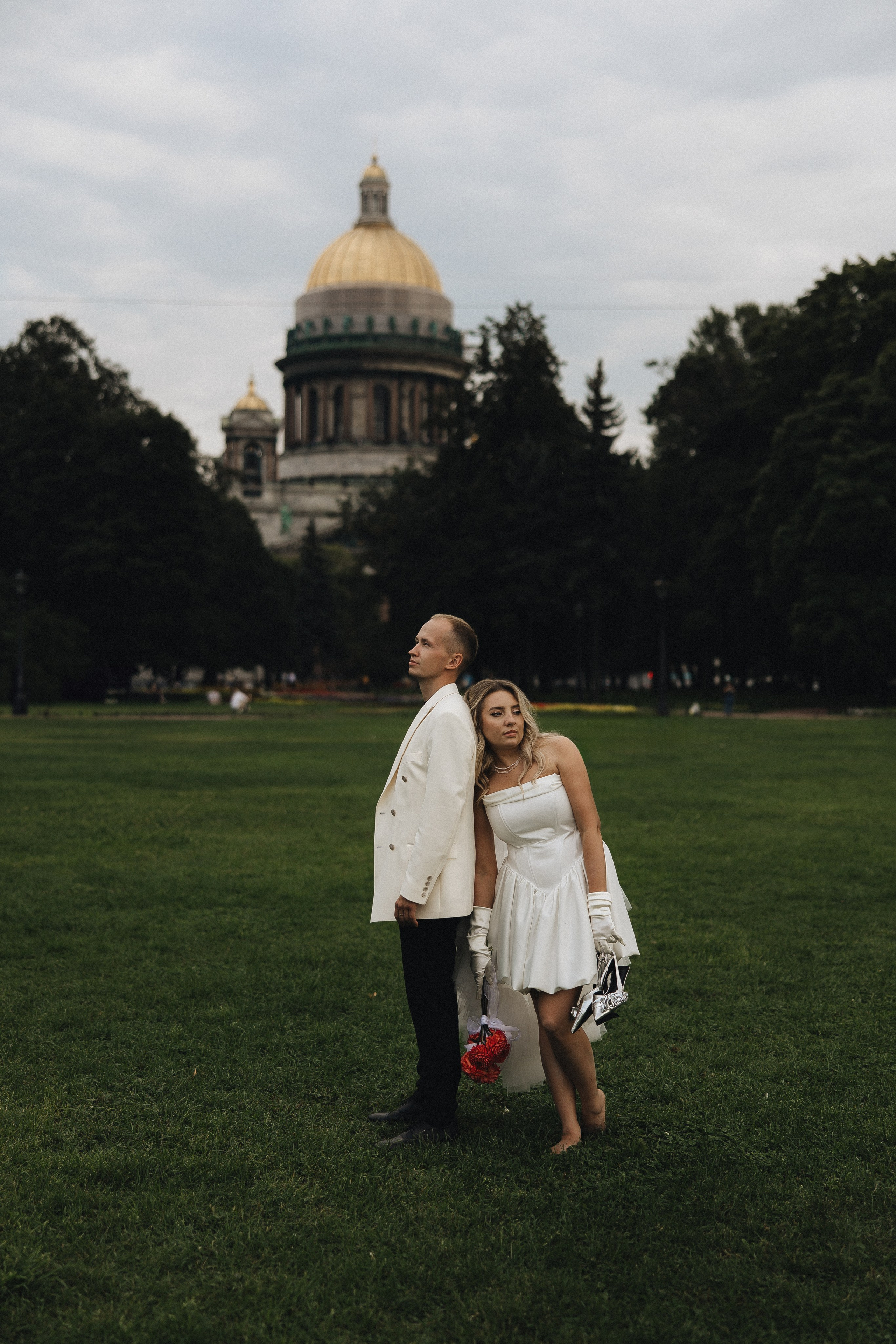 Когда я впервые увидел тебя, этот смех, ты мне напомнила по-моему сразу всех. Свадебный фотограф в Санкт-Петербурге Баженова Алина