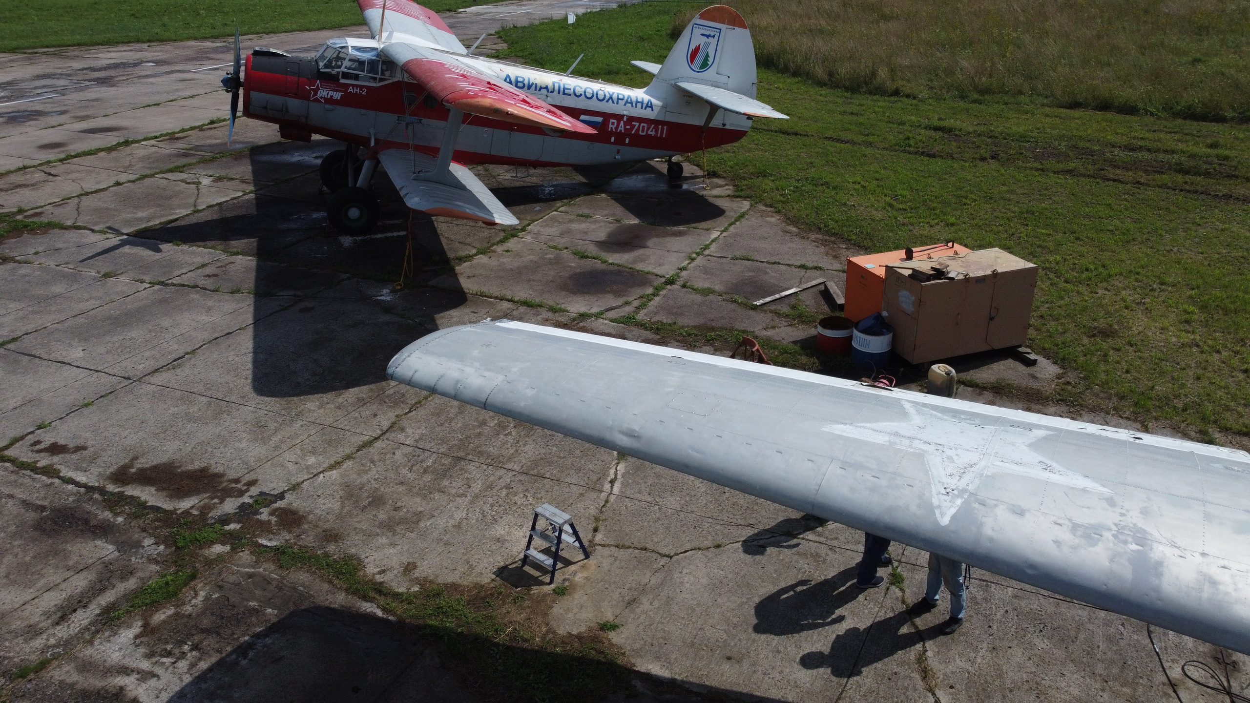 Ил-14Т «Голубая Мечта» — смывка краски (2021 г.). Фотоальбом показывающий увлекательный мир авиации и мир медведей Андрея Иванова