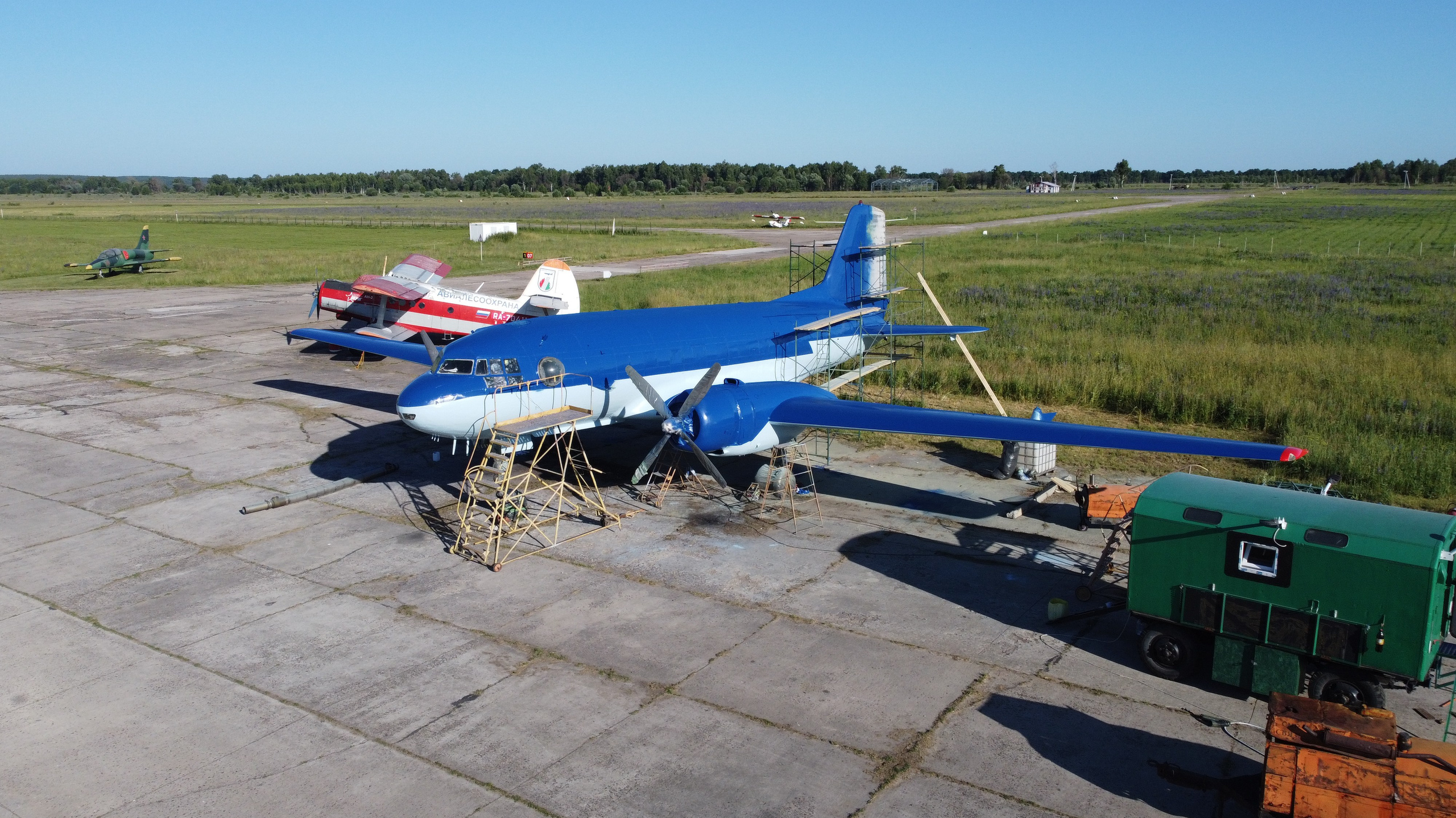 Ил-14Т «Голубая Мечта» — покраска (2022г). Фотоальбом показывающий увлекательный мир авиации и мир медведей Андрея Иванова