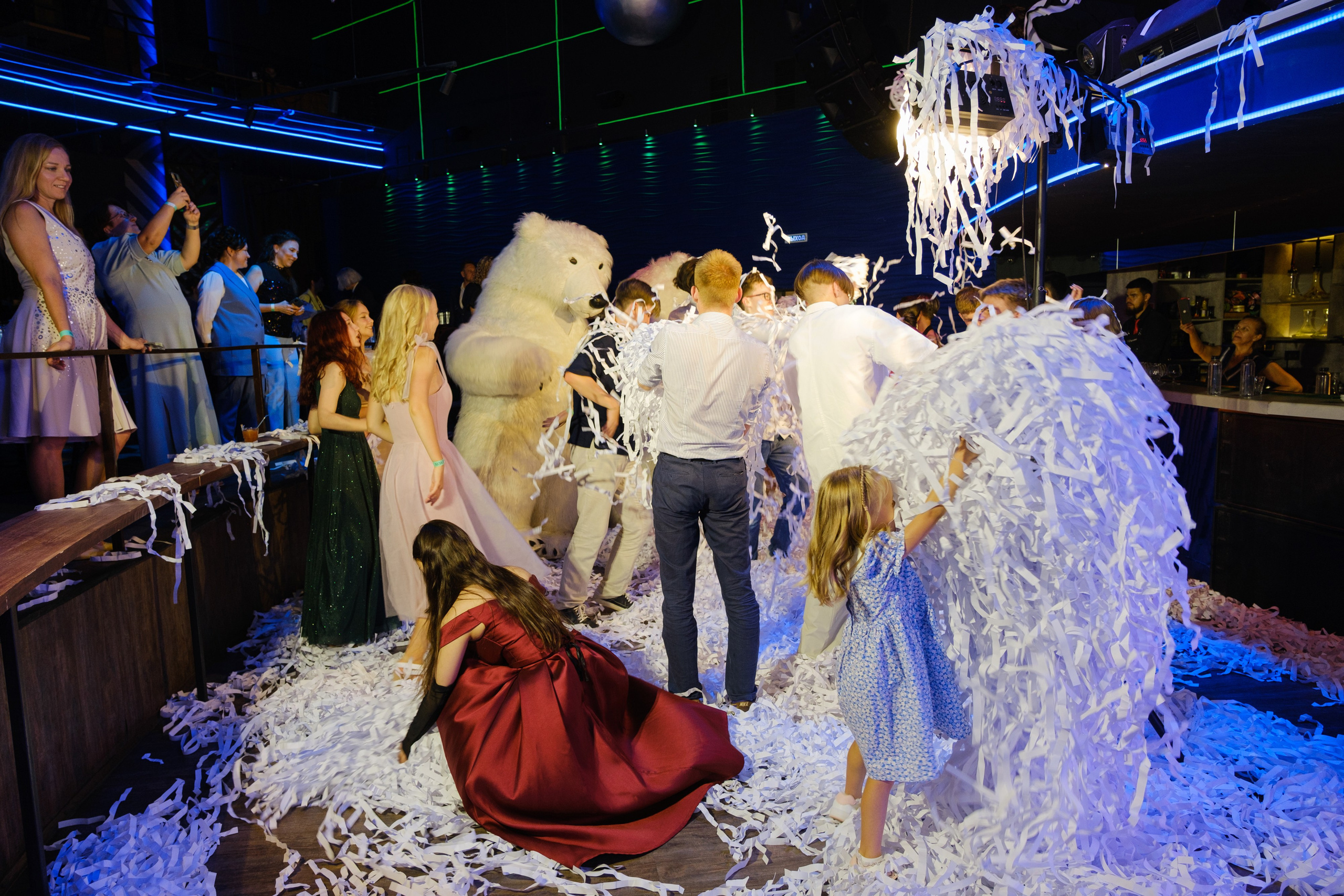 ЖИЗНЬ УДАЛАСЬ ВЫПУСКНОЙ. Wedding photographer