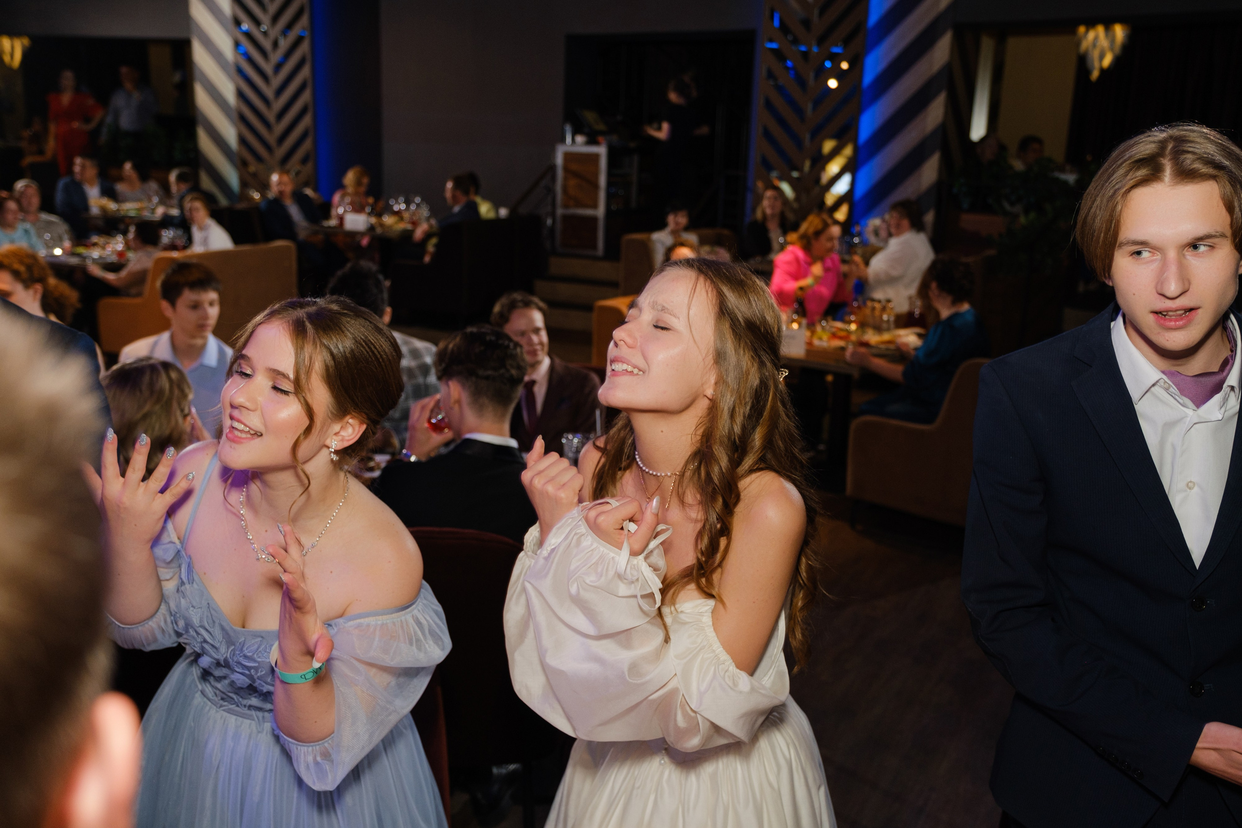 ЖИЗНЬ УДАЛАСЬ ВЫПУСКНОЙ. Wedding photographer