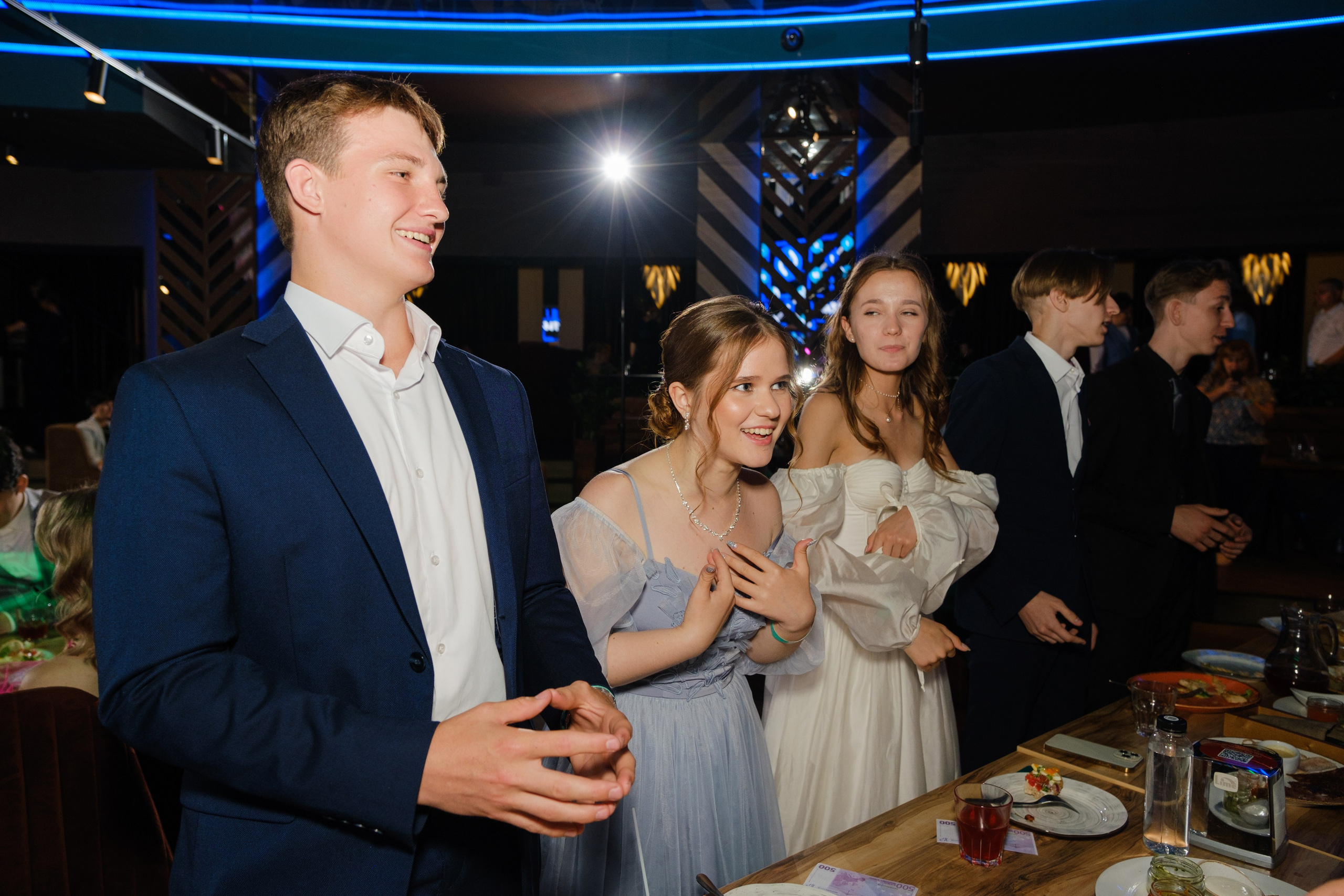 ЖИЗНЬ УДАЛАСЬ ВЫПУСКНОЙ. Wedding photographer