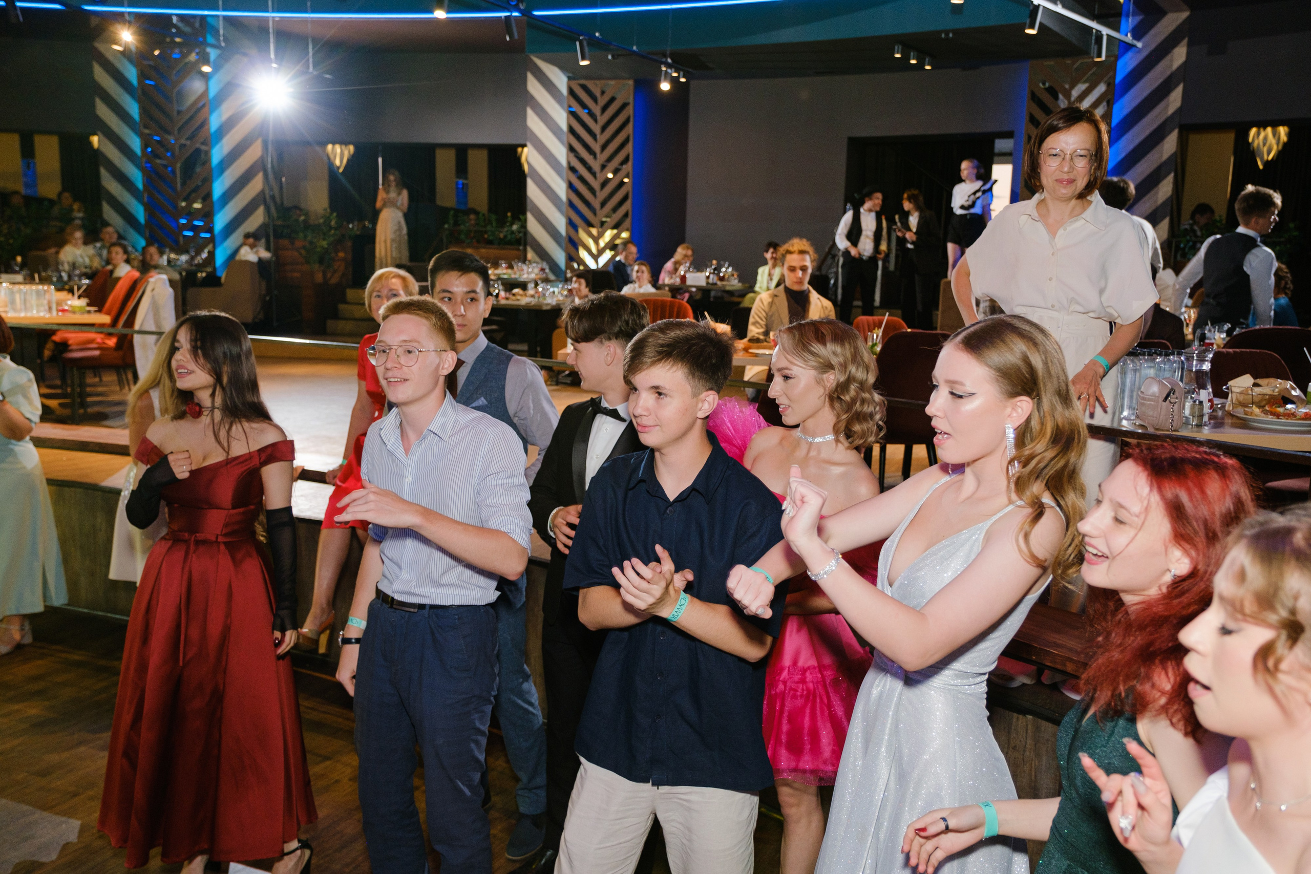 ЖИЗНЬ УДАЛАСЬ ВЫПУСКНОЙ. Wedding photographer