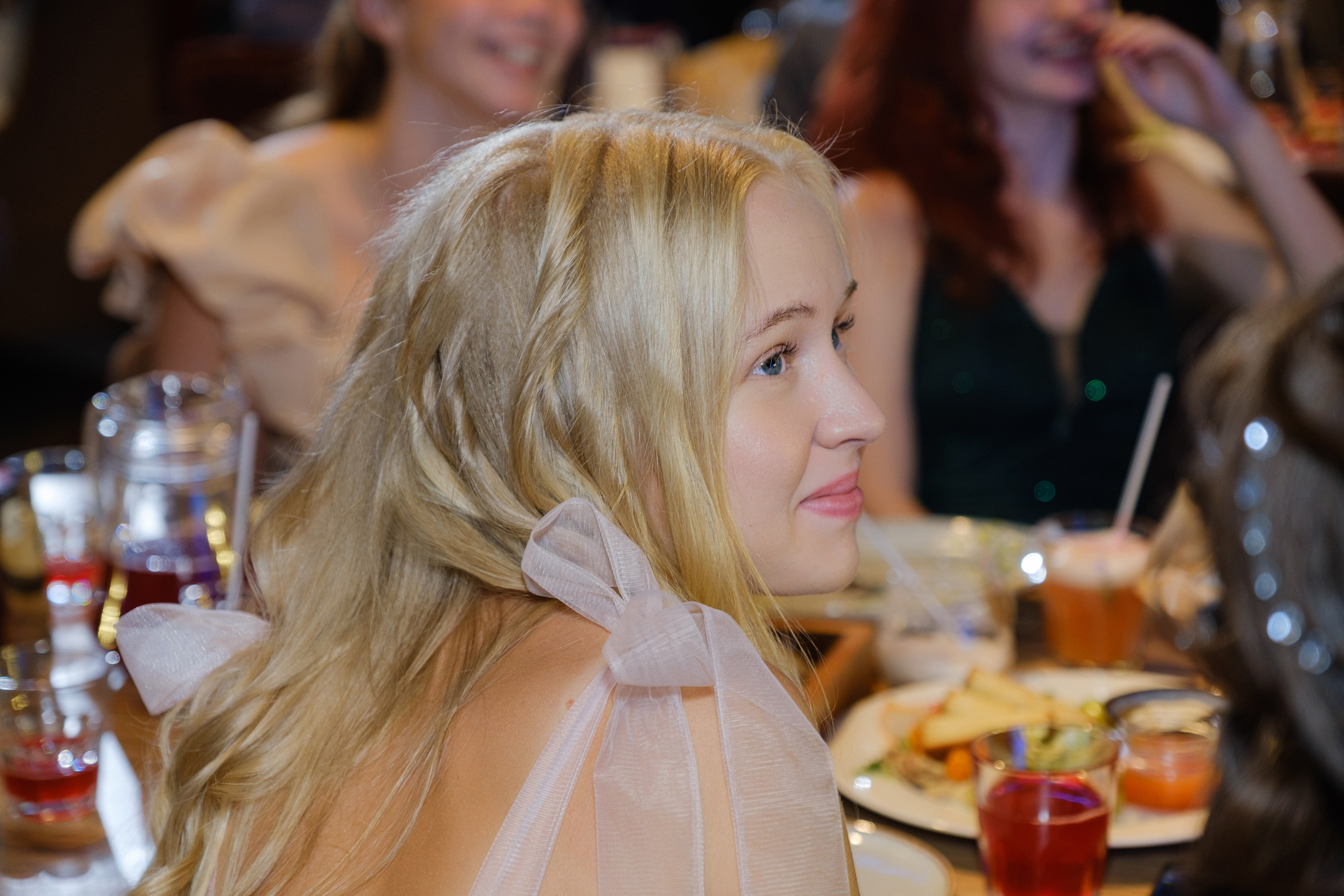ЖИЗНЬ УДАЛАСЬ ВЫПУСКНОЙ. Wedding photographer