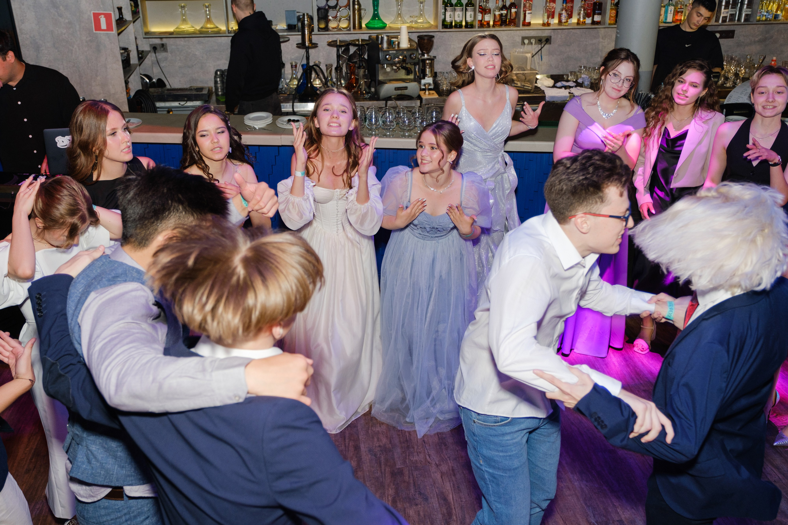 ЖИЗНЬ УДАЛАСЬ ВЫПУСКНОЙ. Wedding photographer