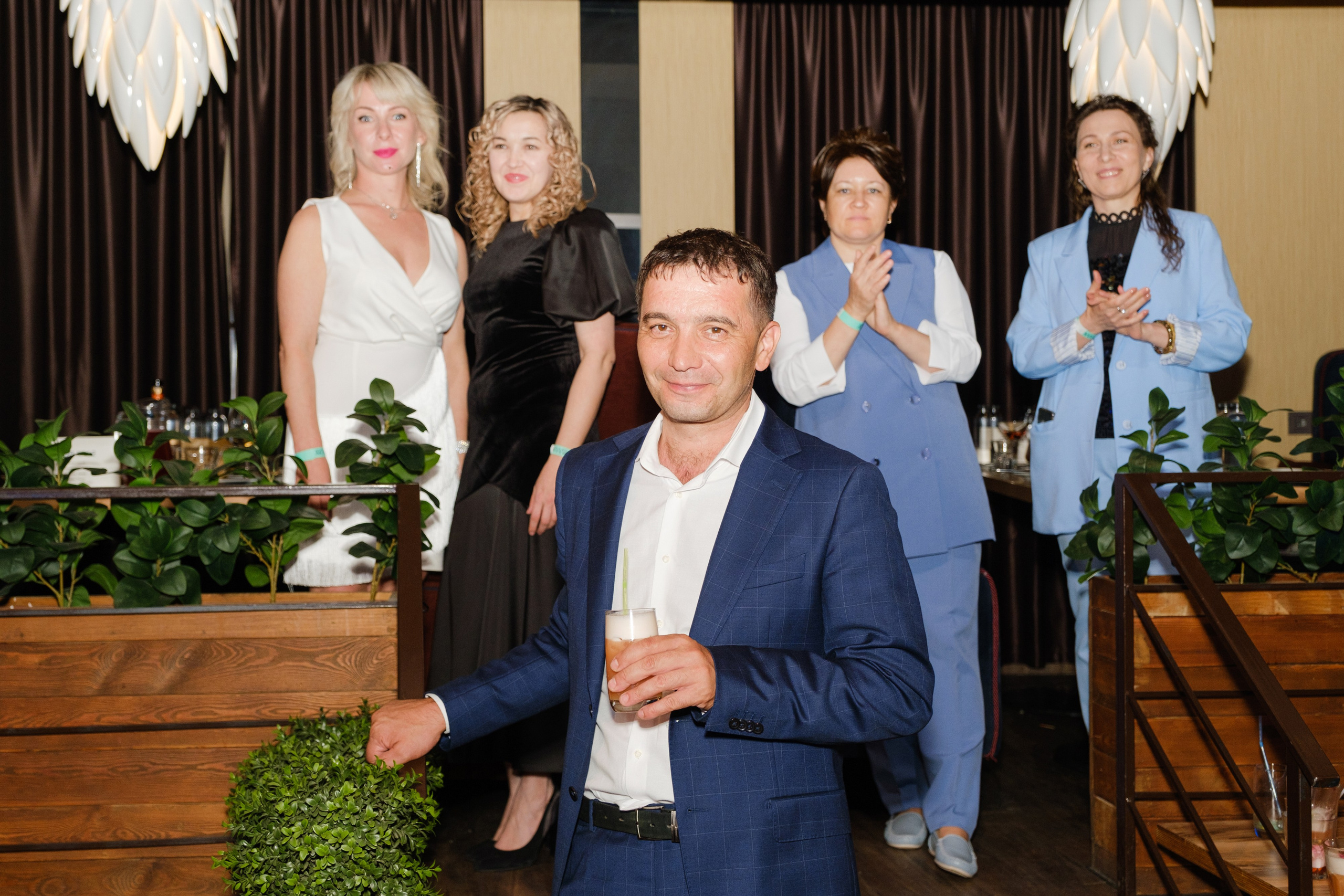 ЖИЗНЬ УДАЛАСЬ ВЫПУСКНОЙ. Wedding photographer