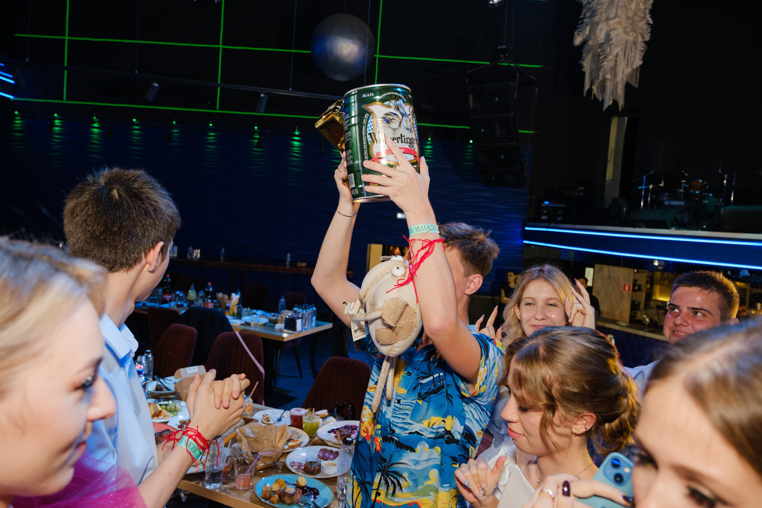 ЖИЗНЬ УДАЛАСЬ ВЫПУСКНОЙ. Wedding photographer