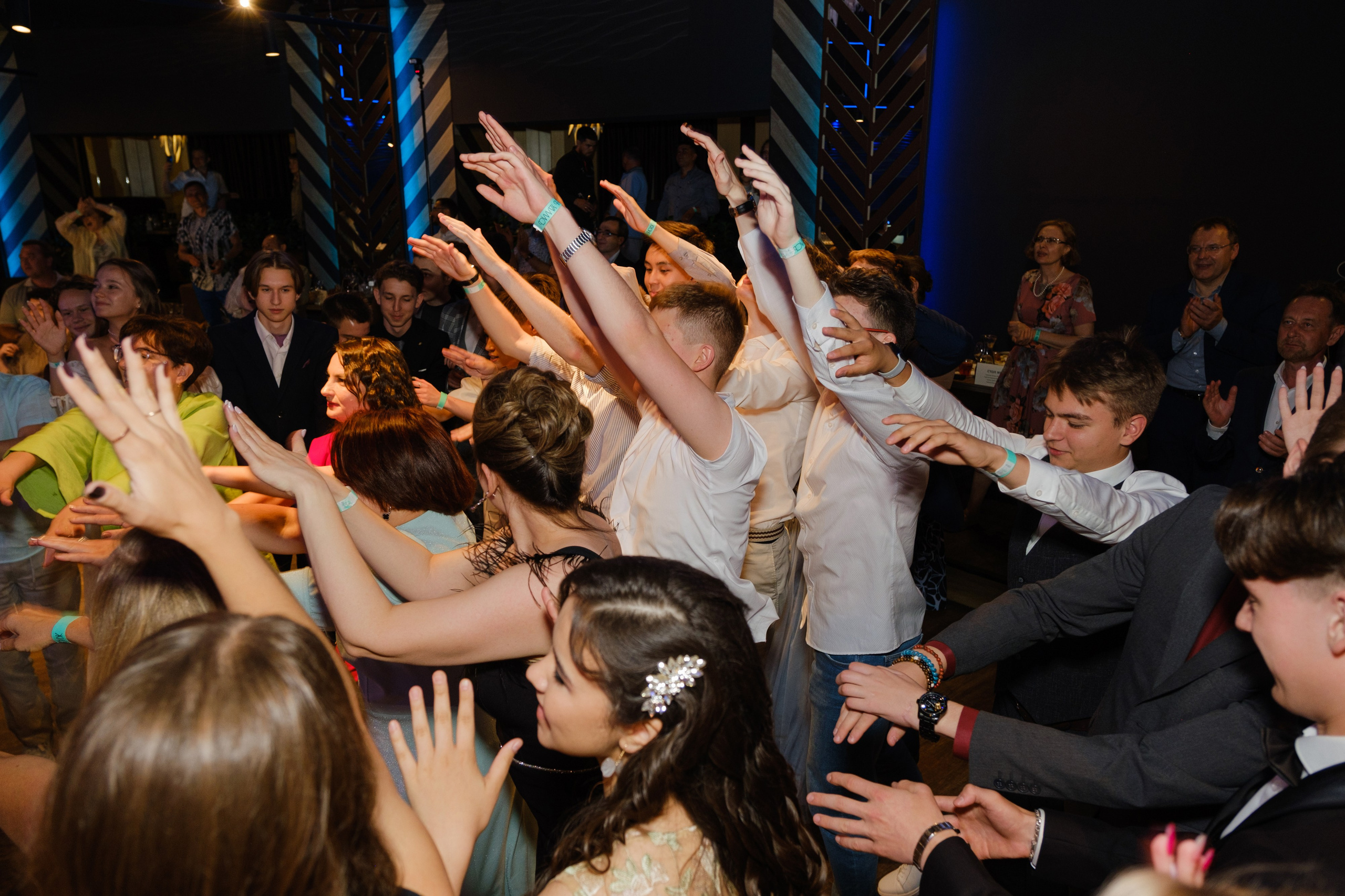 ЖИЗНЬ УДАЛАСЬ ВЫПУСКНОЙ. Wedding photographer